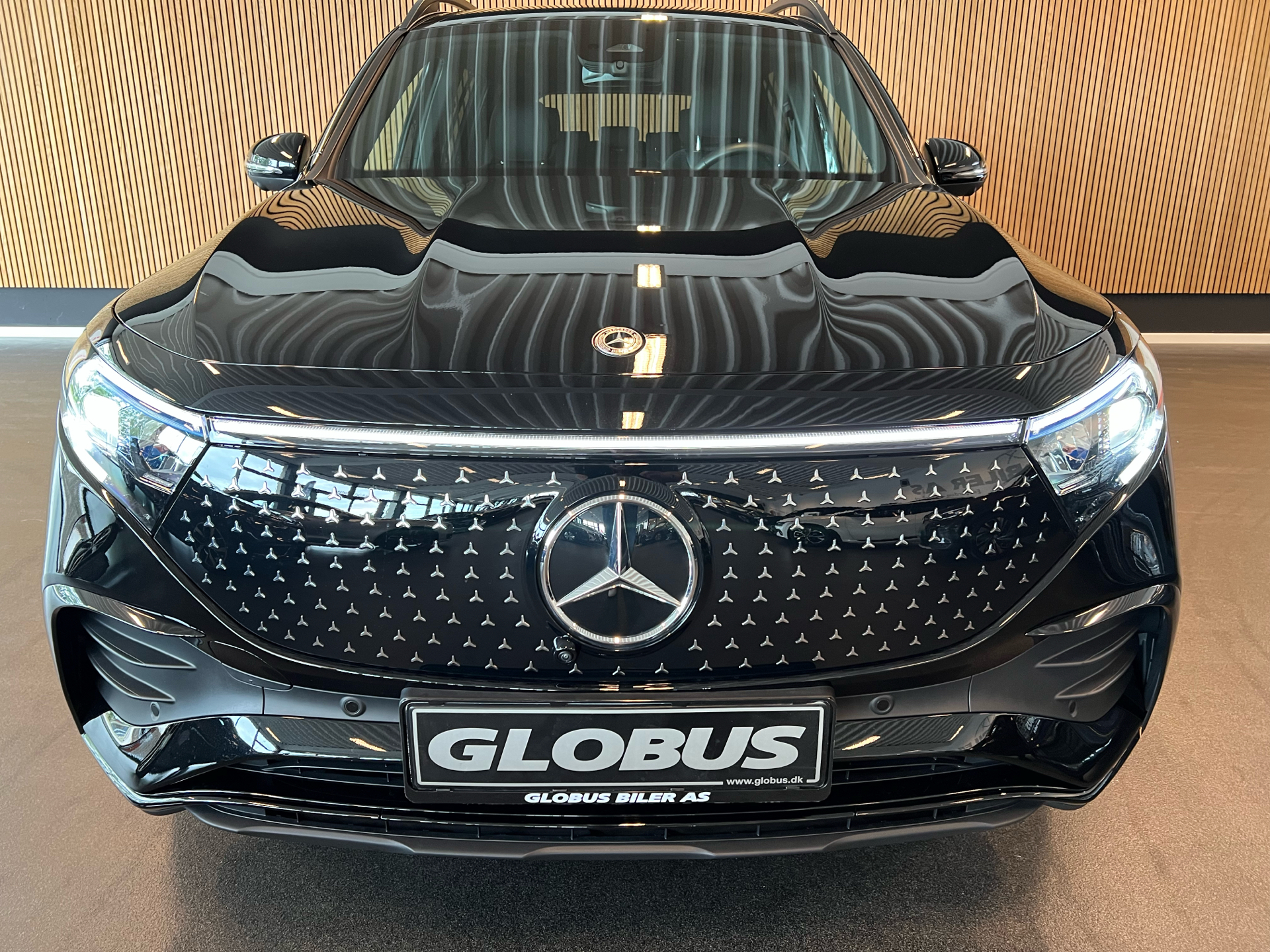 Billede af Mercedes-Benz EQB 300 EL AMG Line 7 Pers. 4Matic 228HK 5d Aut.