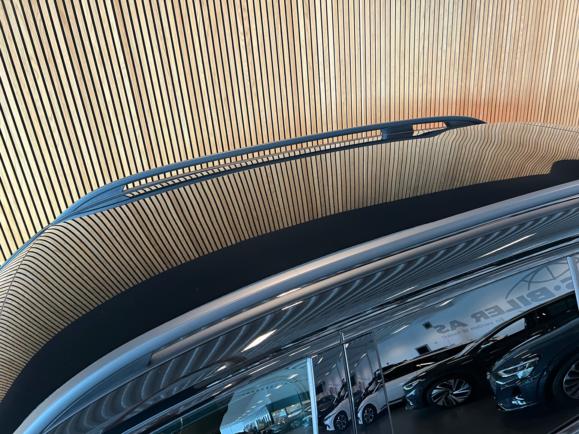 Billede af Mercedes-Benz EQB 300 EL AMG Line 7 Pers. 4Matic 228HK 5d Aut.