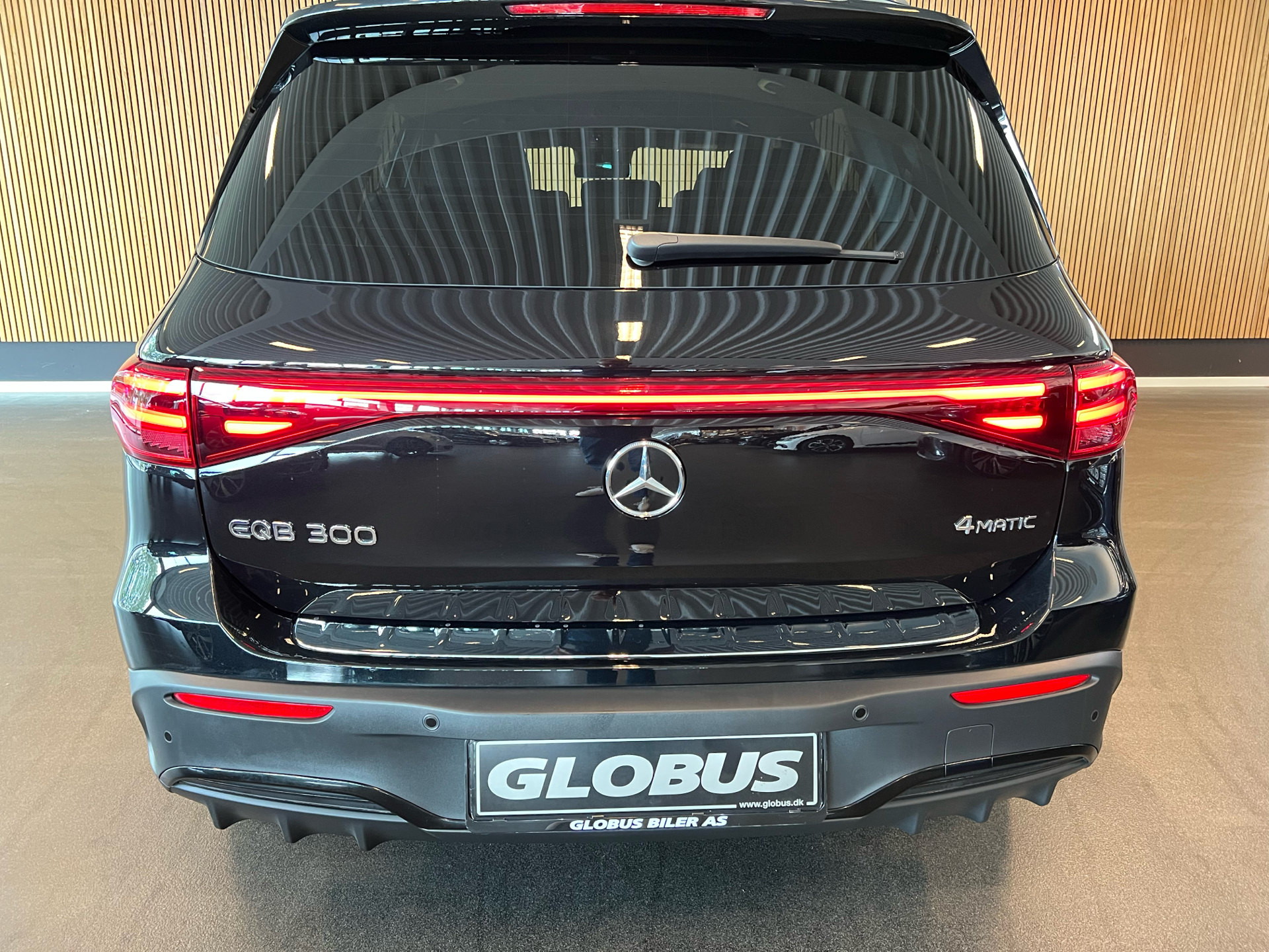 Billede af Mercedes-Benz EQB 300 EL AMG Line 7 Pers. 4Matic 228HK 5d Aut.