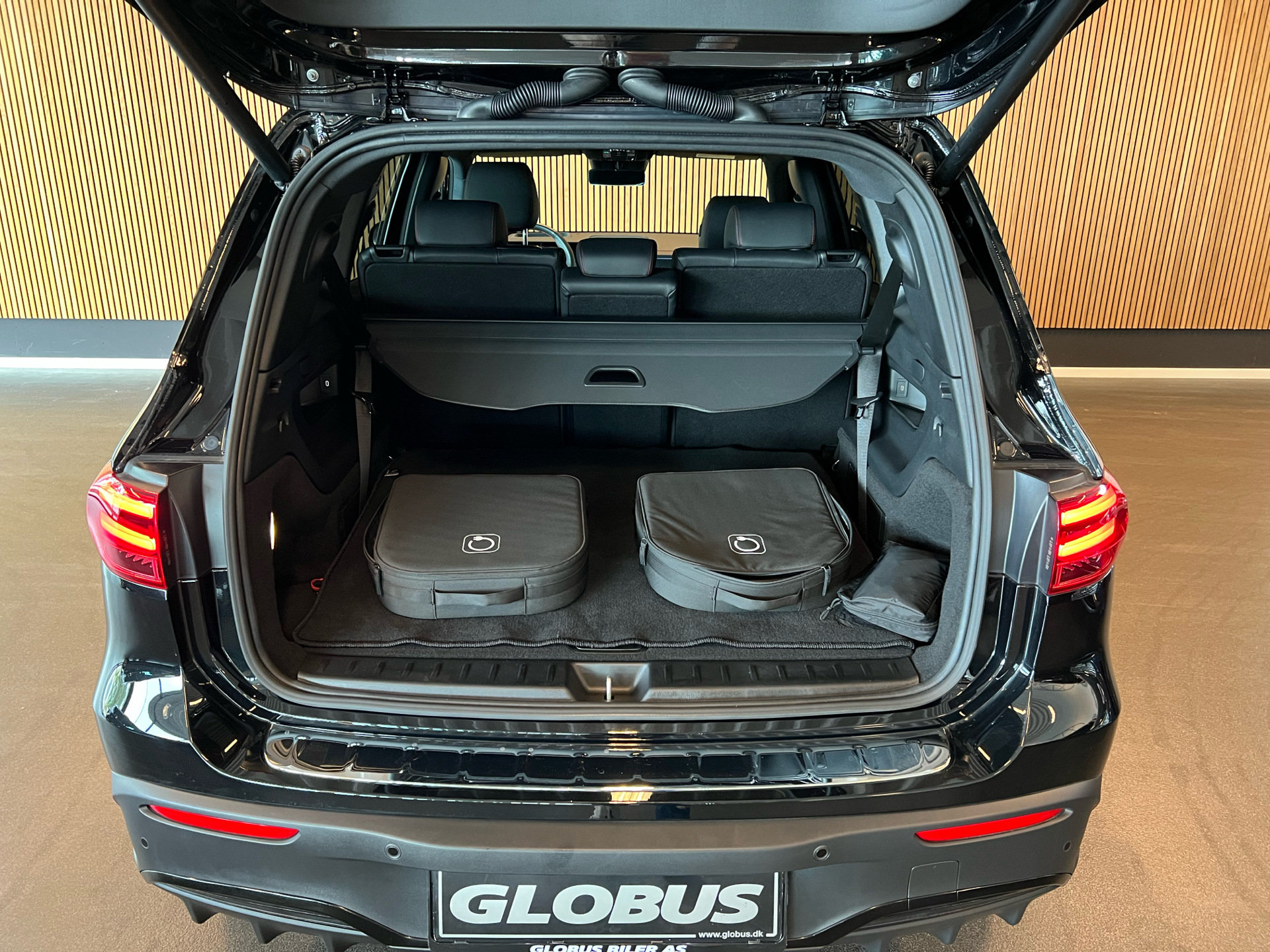 Billede af Mercedes-Benz EQB 300 EL AMG Line 7 Pers. 4Matic 228HK 5d Aut.