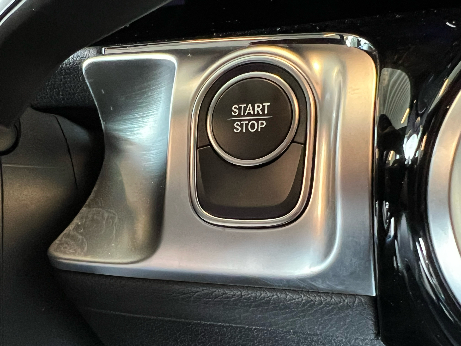 Billede af Mercedes-Benz EQB 300 EL AMG Line 7 Pers. 4Matic 228HK 5d Aut.
