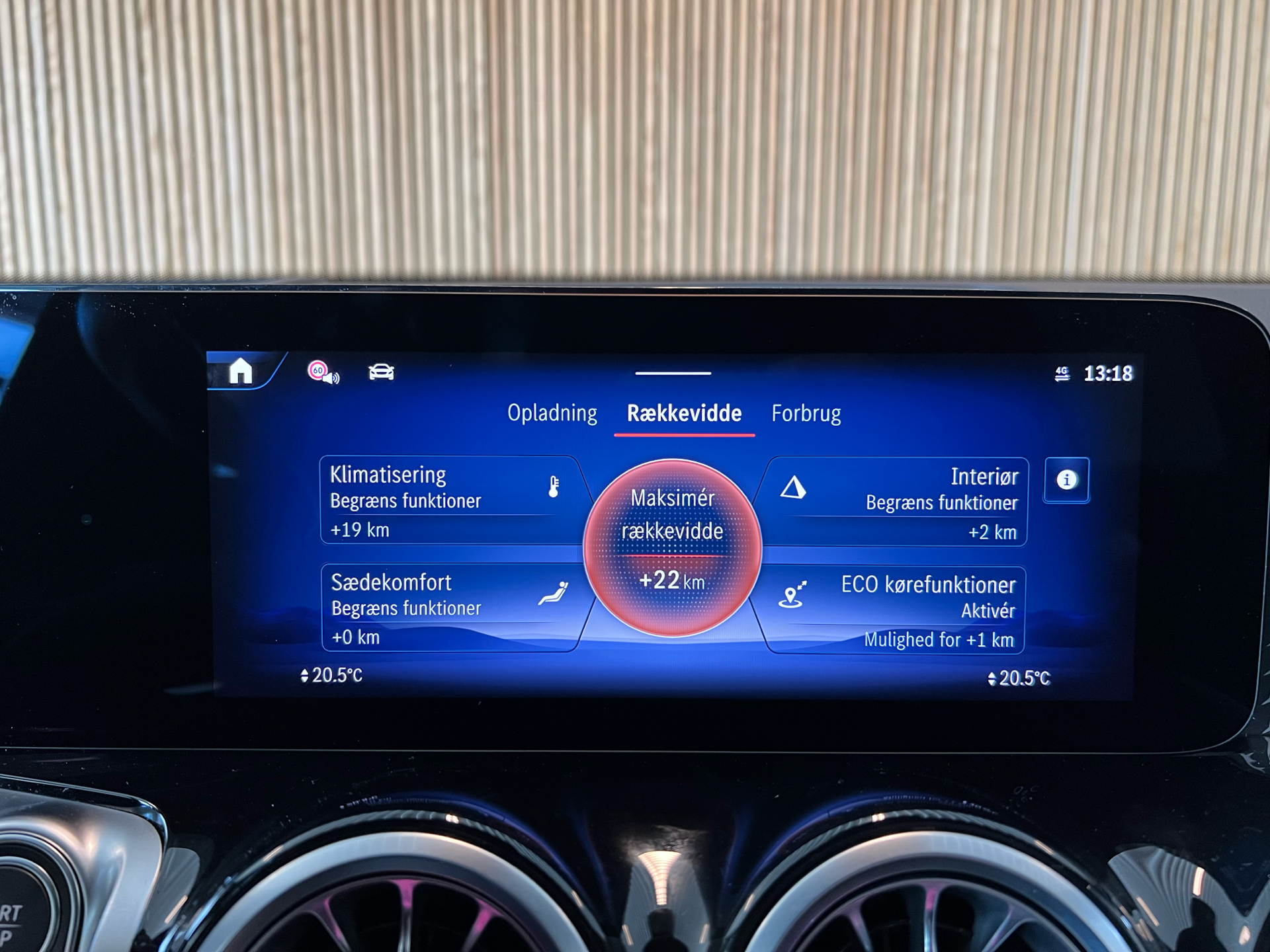 Billede af Mercedes-Benz EQB 300 EL AMG Line 7 Pers. 4Matic 228HK 5d Aut.