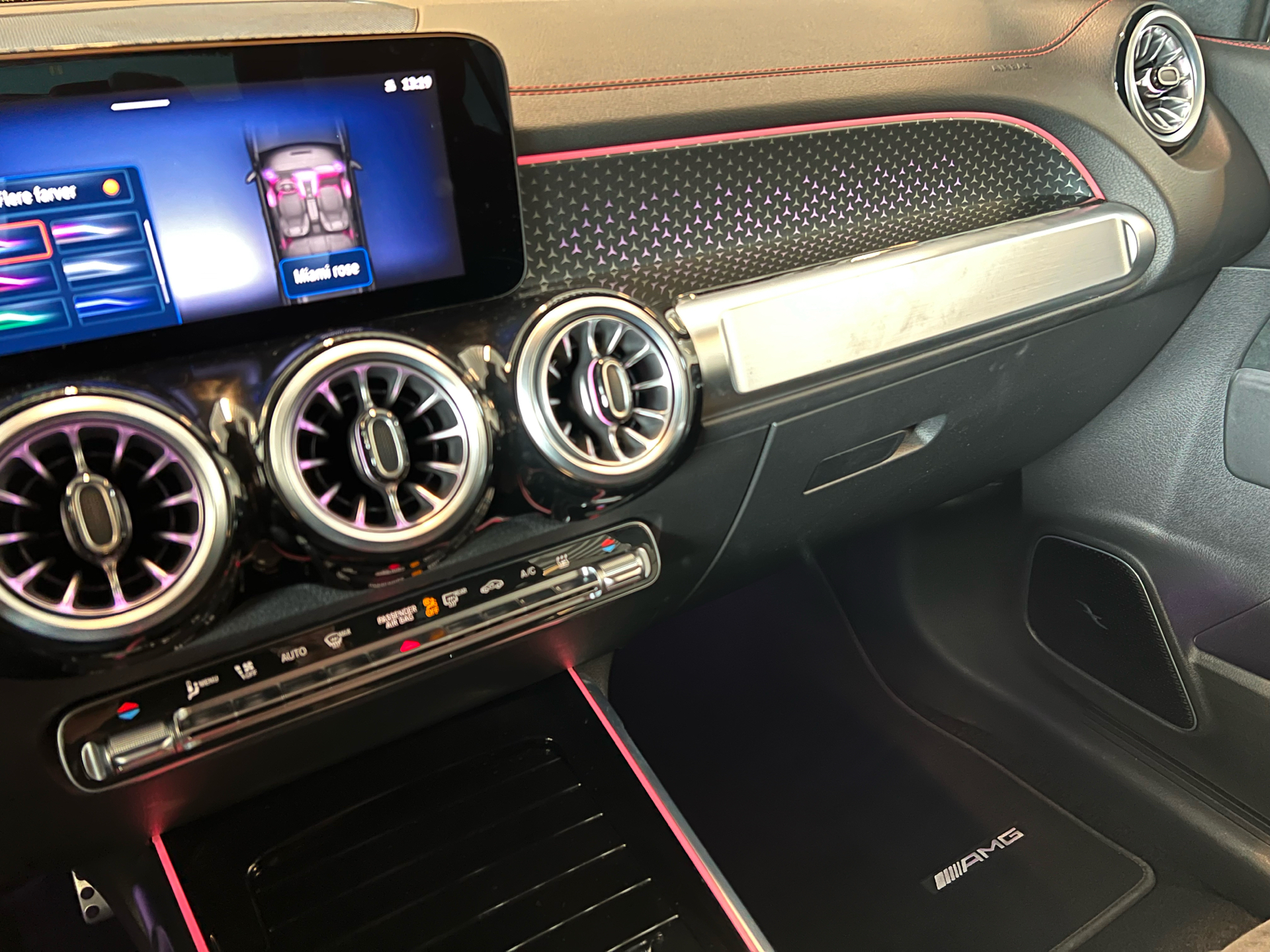 Billede af Mercedes-Benz EQB 300 EL AMG Line 7 Pers. 4Matic 228HK 5d Aut.