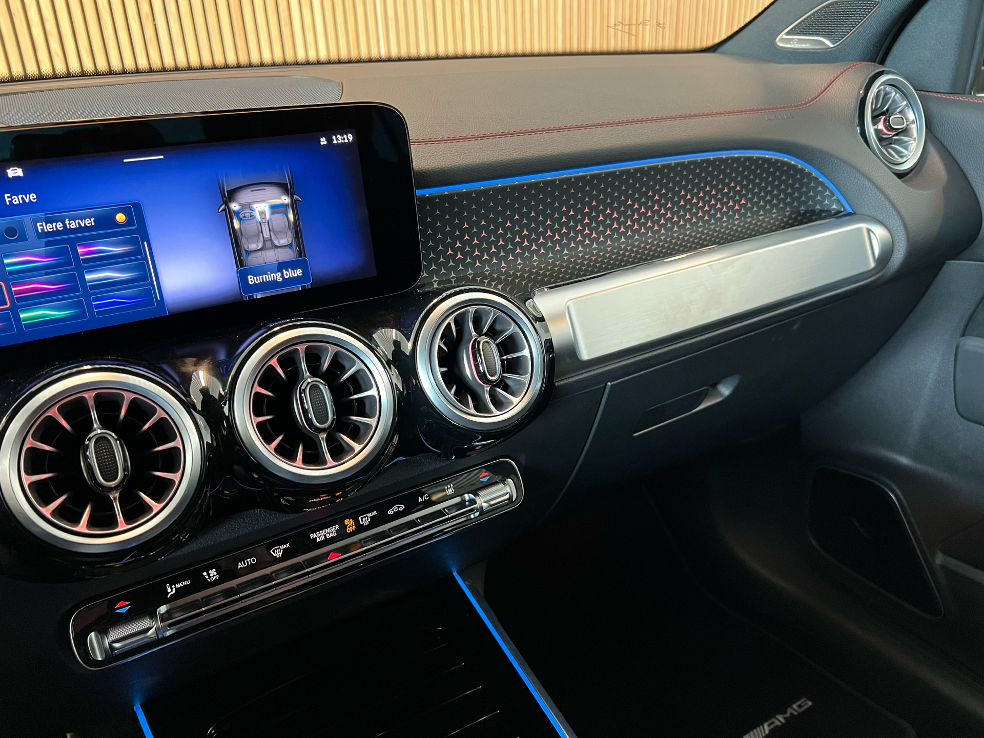 Billede af Mercedes-Benz EQB 300 EL AMG Line 7 Pers. 4Matic 228HK 5d Aut.