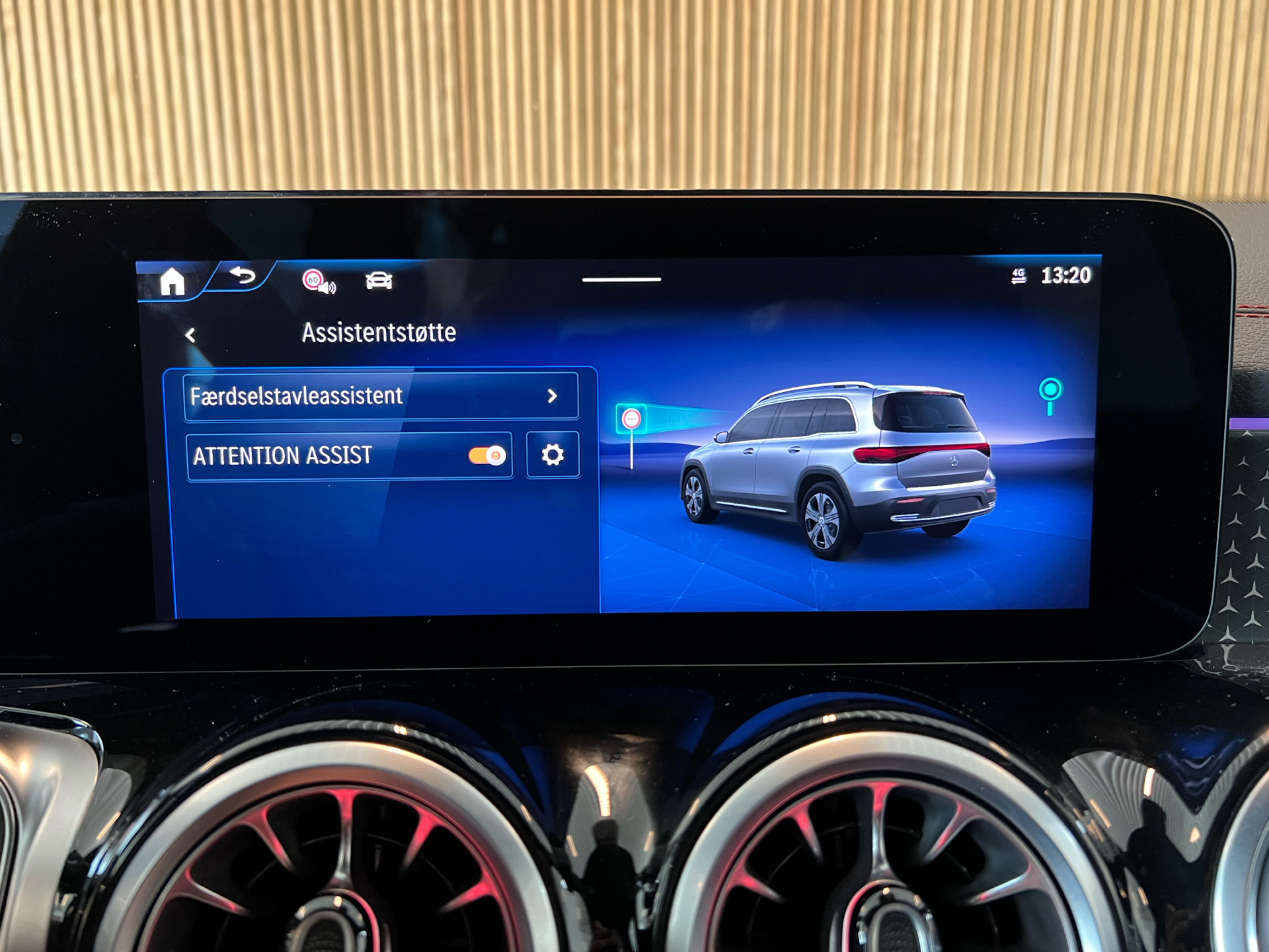 Billede af Mercedes-Benz EQB 300 EL AMG Line 7 Pers. 4Matic 228HK 5d Aut.