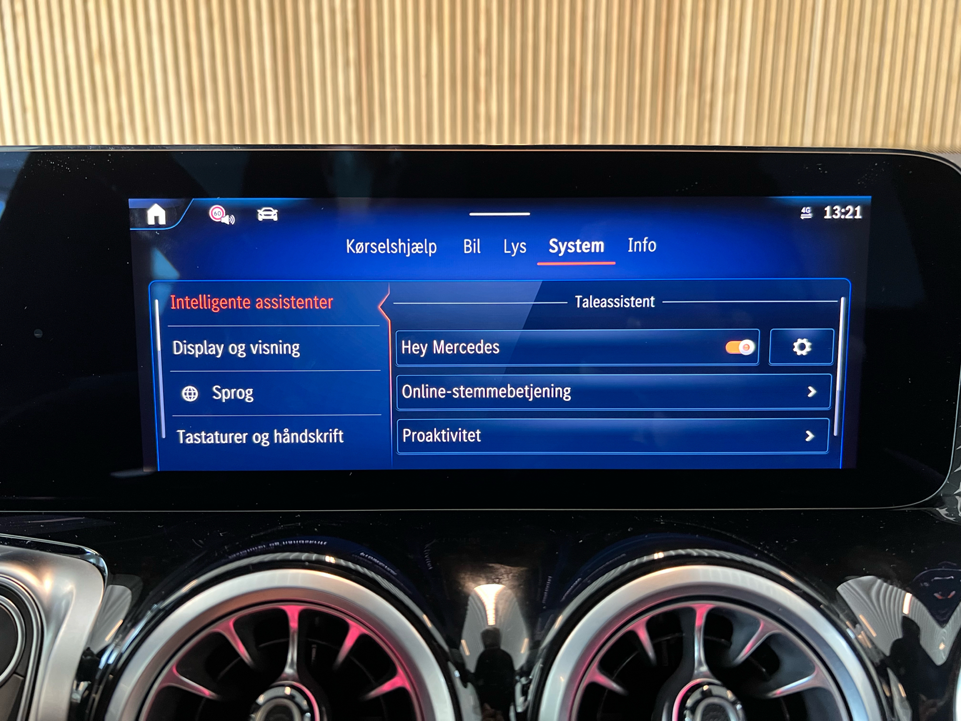Billede af Mercedes-Benz EQB 300 EL AMG Line 7 Pers. 4Matic 228HK 5d Aut.