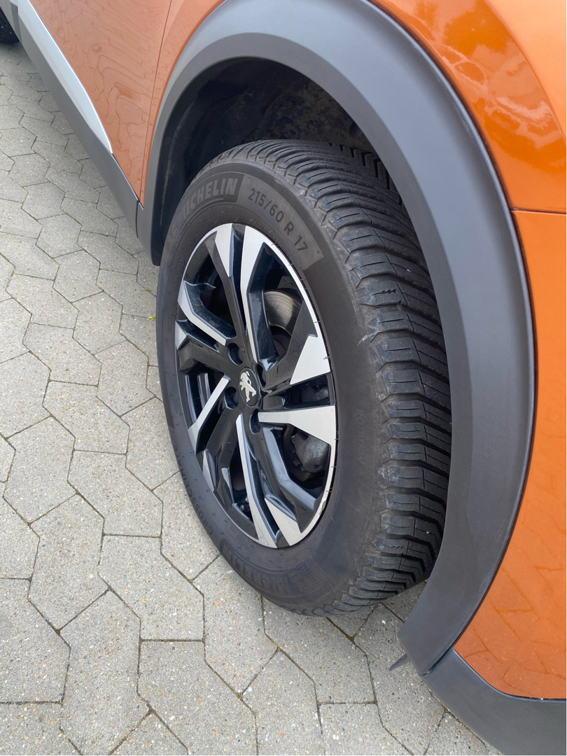 Billede af Peugeot 2008 1,2 PureTech Allure Tour 130HK 5d