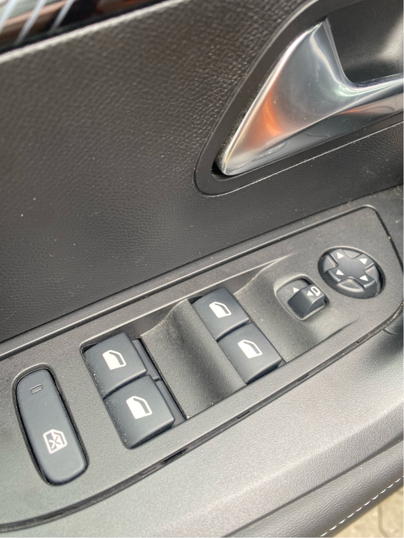 Billede af Peugeot 2008 1,2 PureTech Allure Tour 130HK 5d