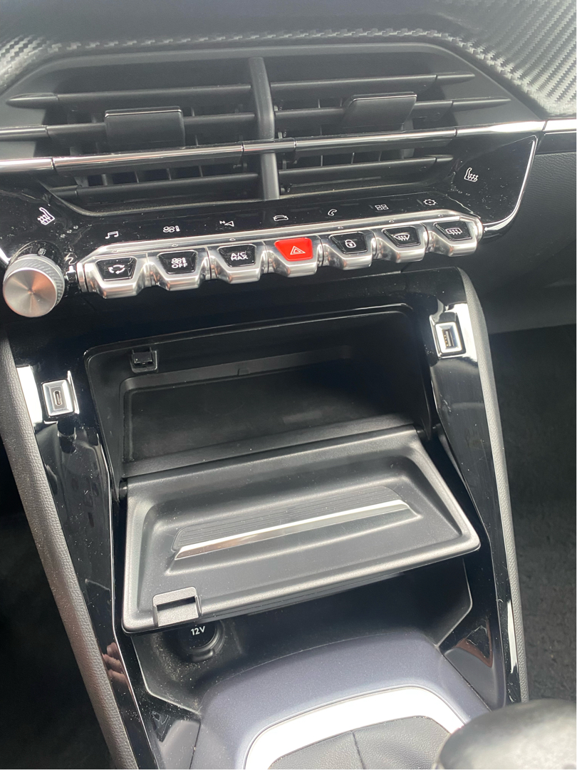 Billede af Peugeot 2008 1,2 PureTech Allure Tour 130HK 5d