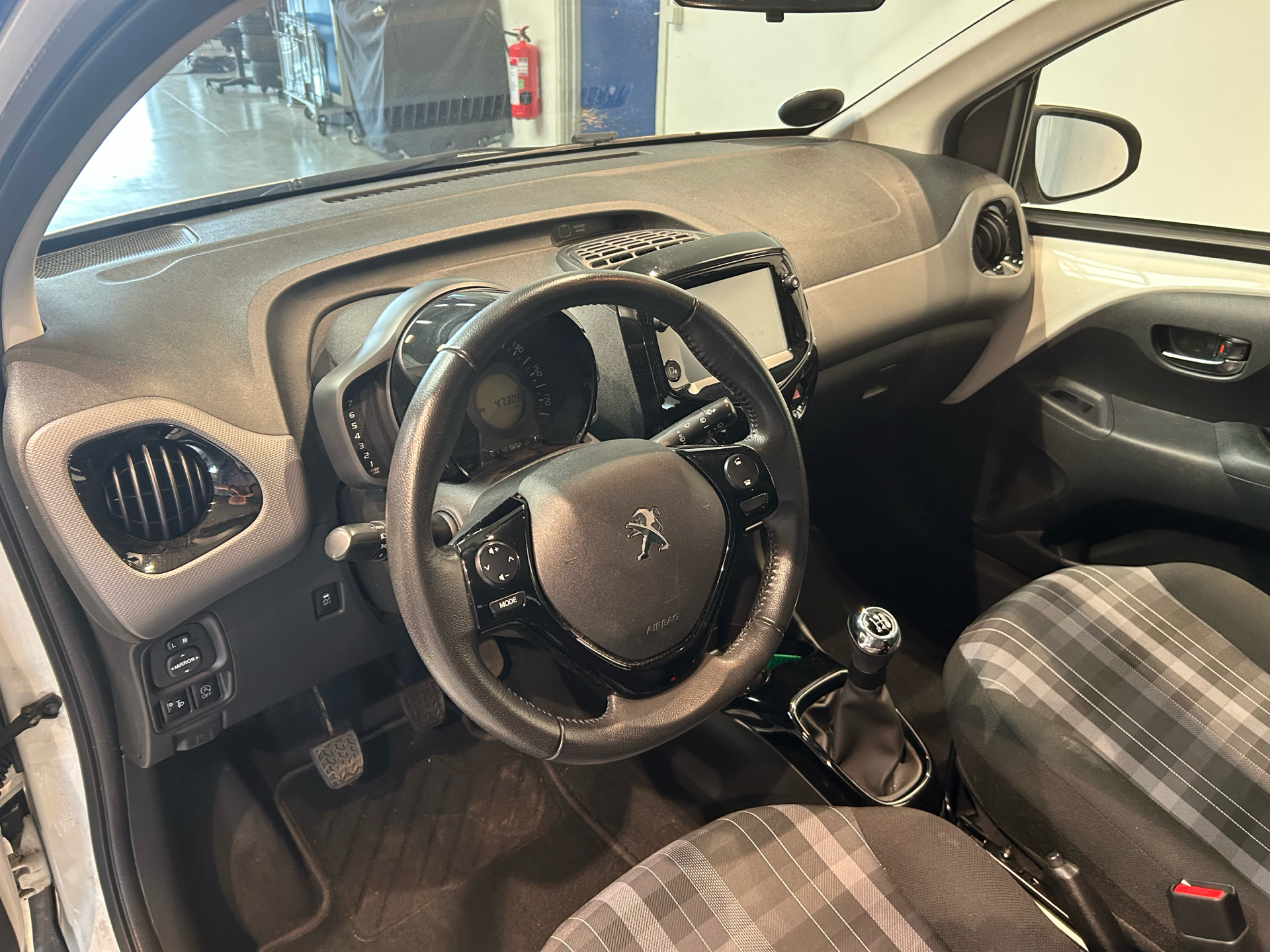 Billede af Peugeot 108 1,0 e-Vti Allure+ 72HK 5d
