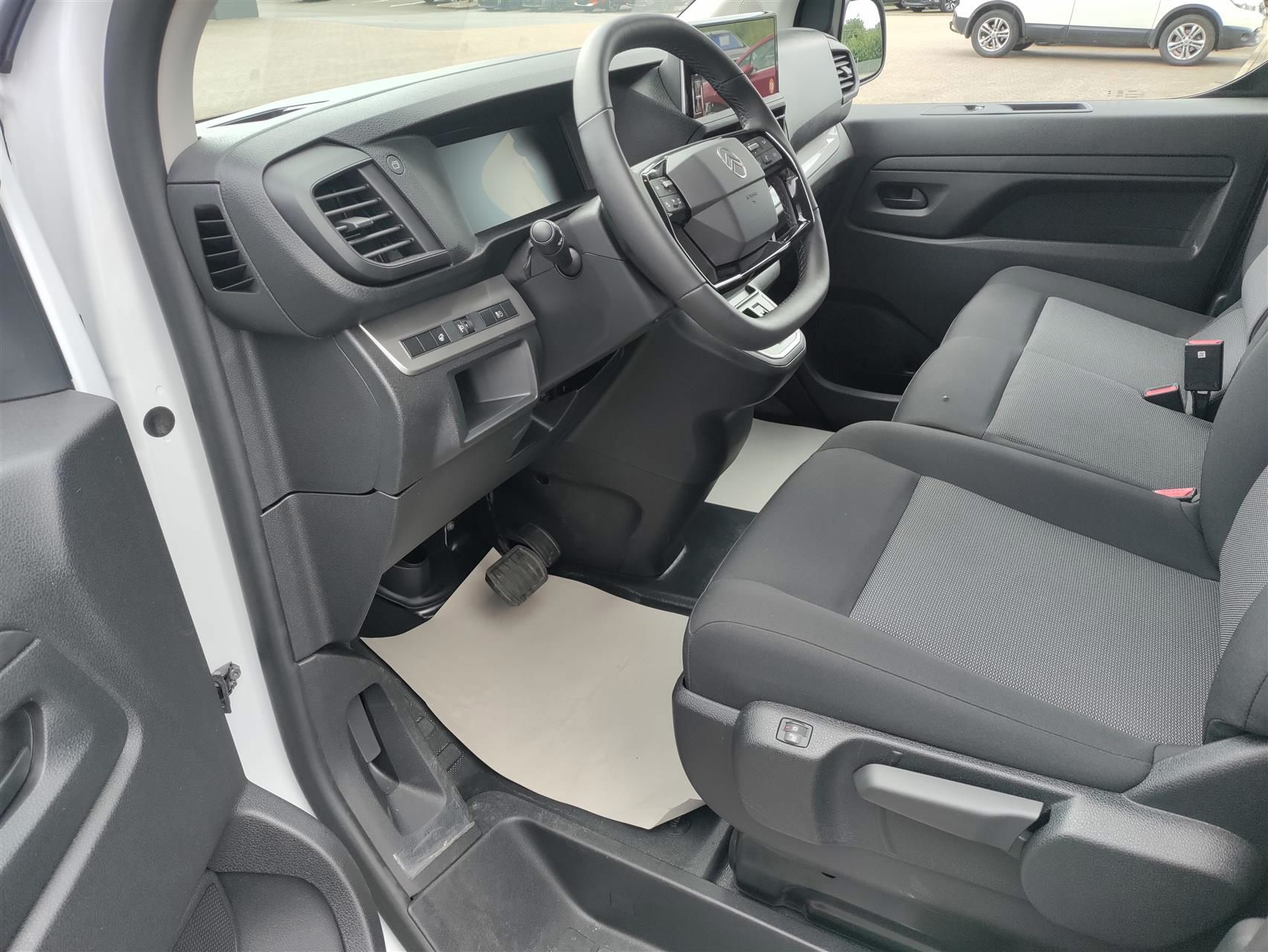 Billede af Citroën Jumpy L3 2,0 Blue HDi Flexline EAT8 145HK Van 8g Aut.