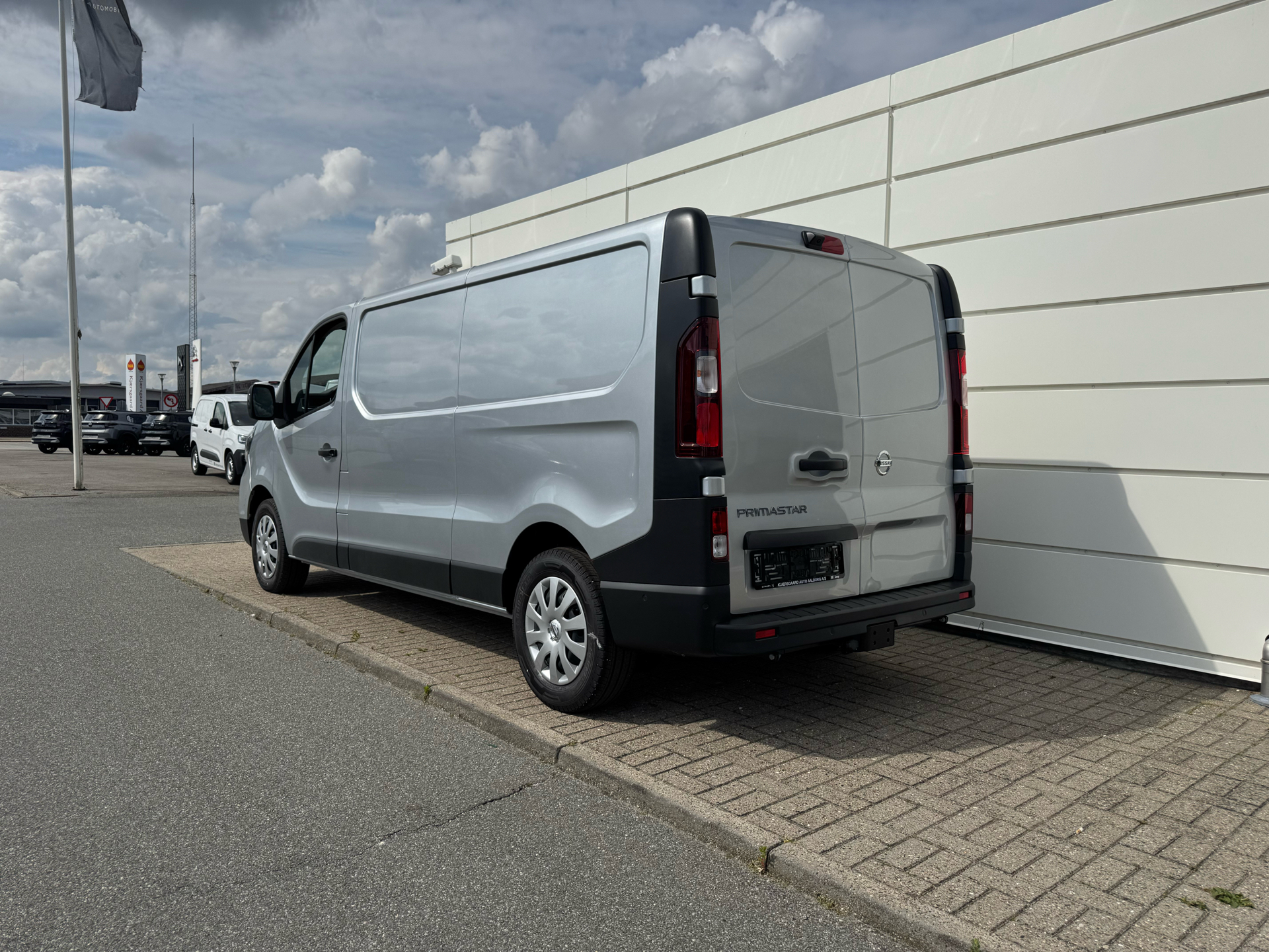 Billede af Nissan Primastar L2H1 2,0 DCi N-Connecta 150HK Van 6g