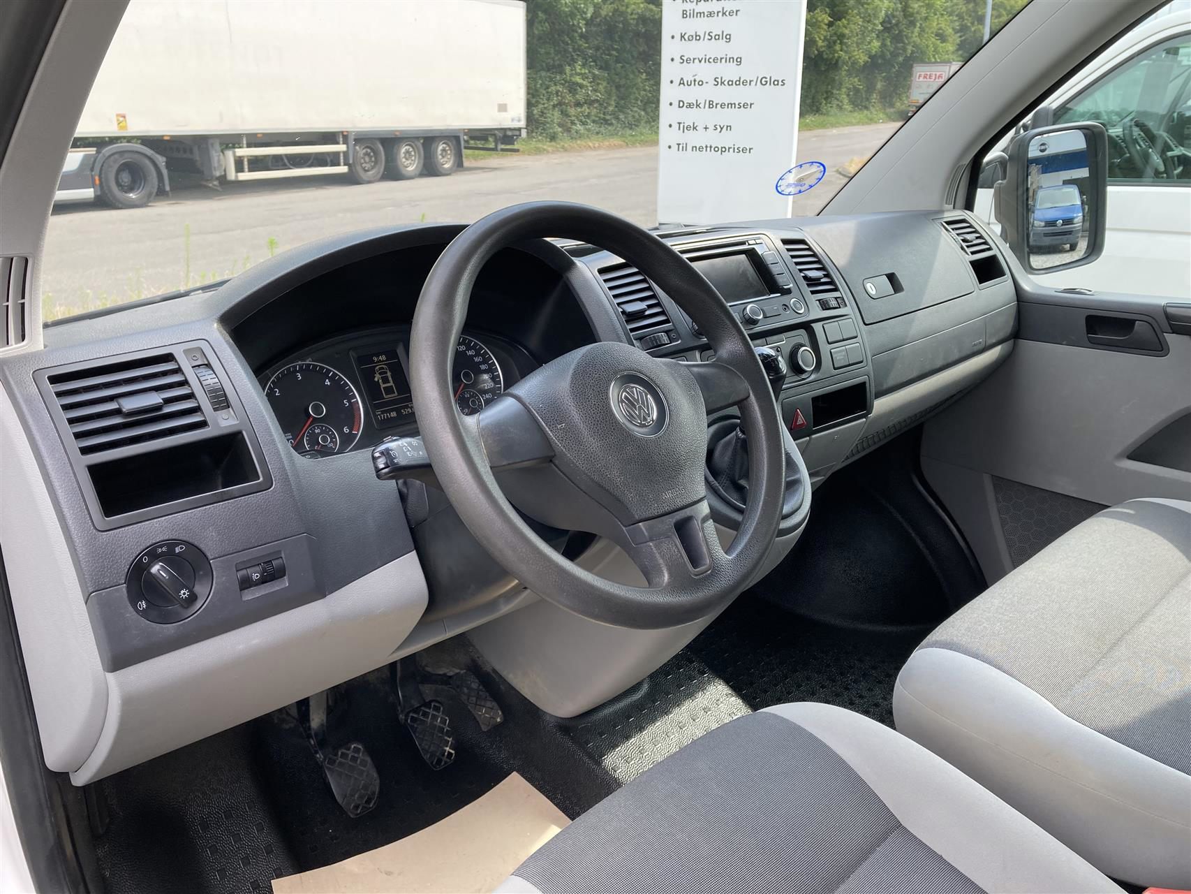 Billede af VW Transporter Dobb.Kab. 2,0 TDI Comfortline 180HK DobKab 6g