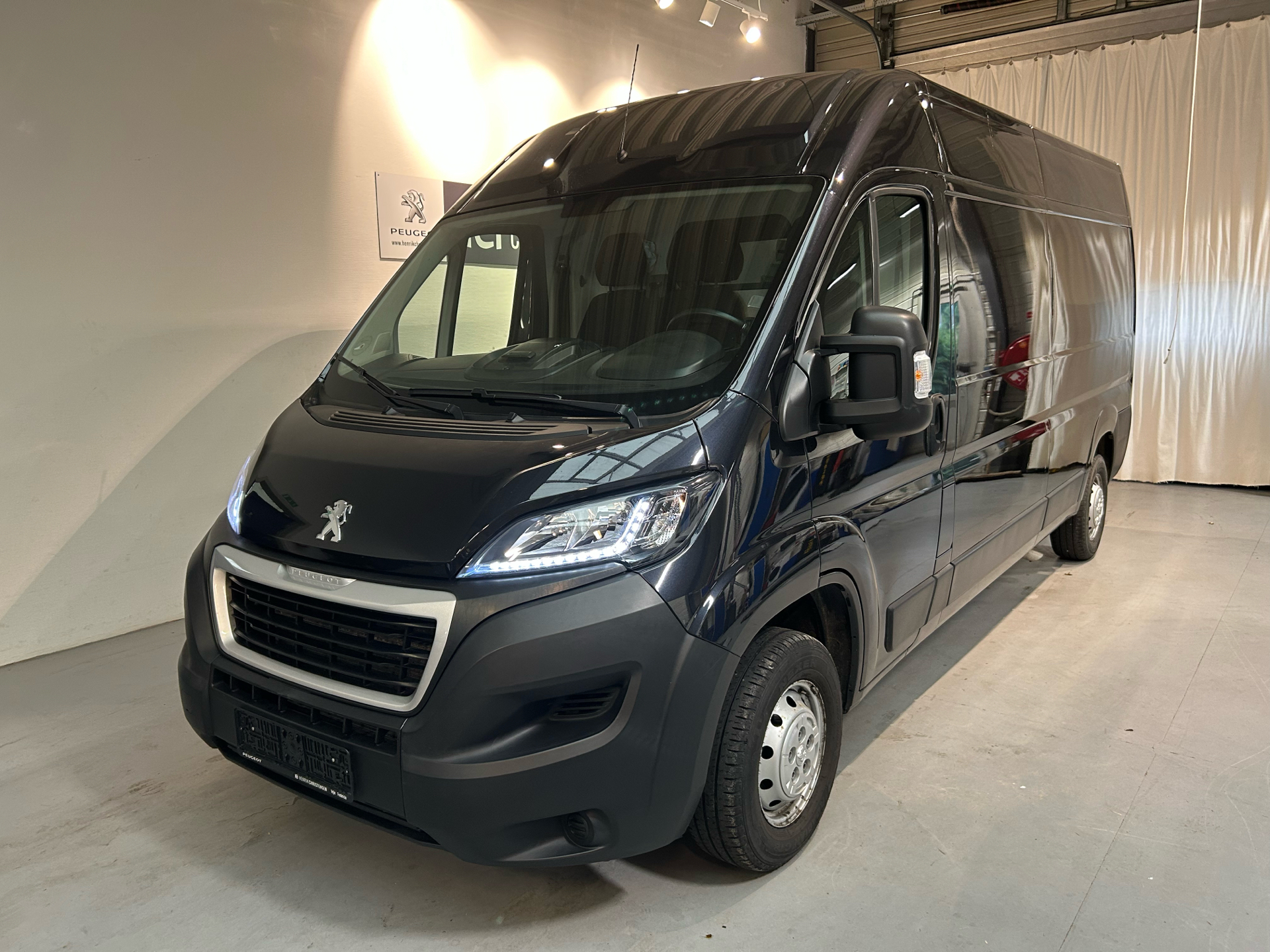 Billede af Peugeot Boxer 335 L3H2 2,2 BlueHDi Premium Pro 165HK Van 6g