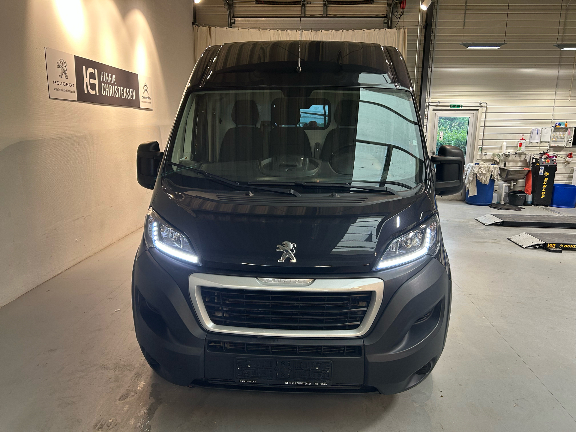 Billede af Peugeot Boxer 335 L3H2 2,2 BlueHDi Premium Pro 165HK Van 6g