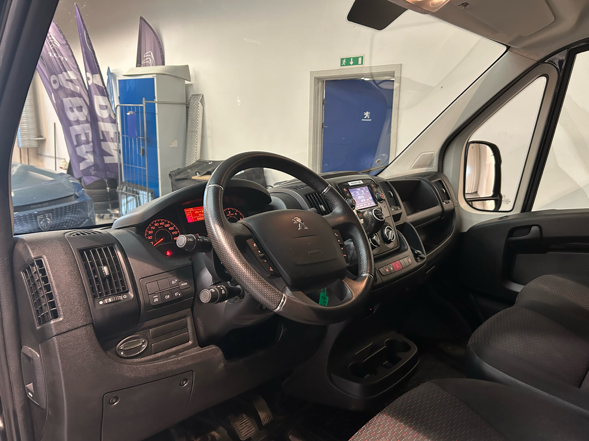Billede af Peugeot Boxer 335 L3H2 2,2 BlueHDi Premium Pro 165HK Van 6g