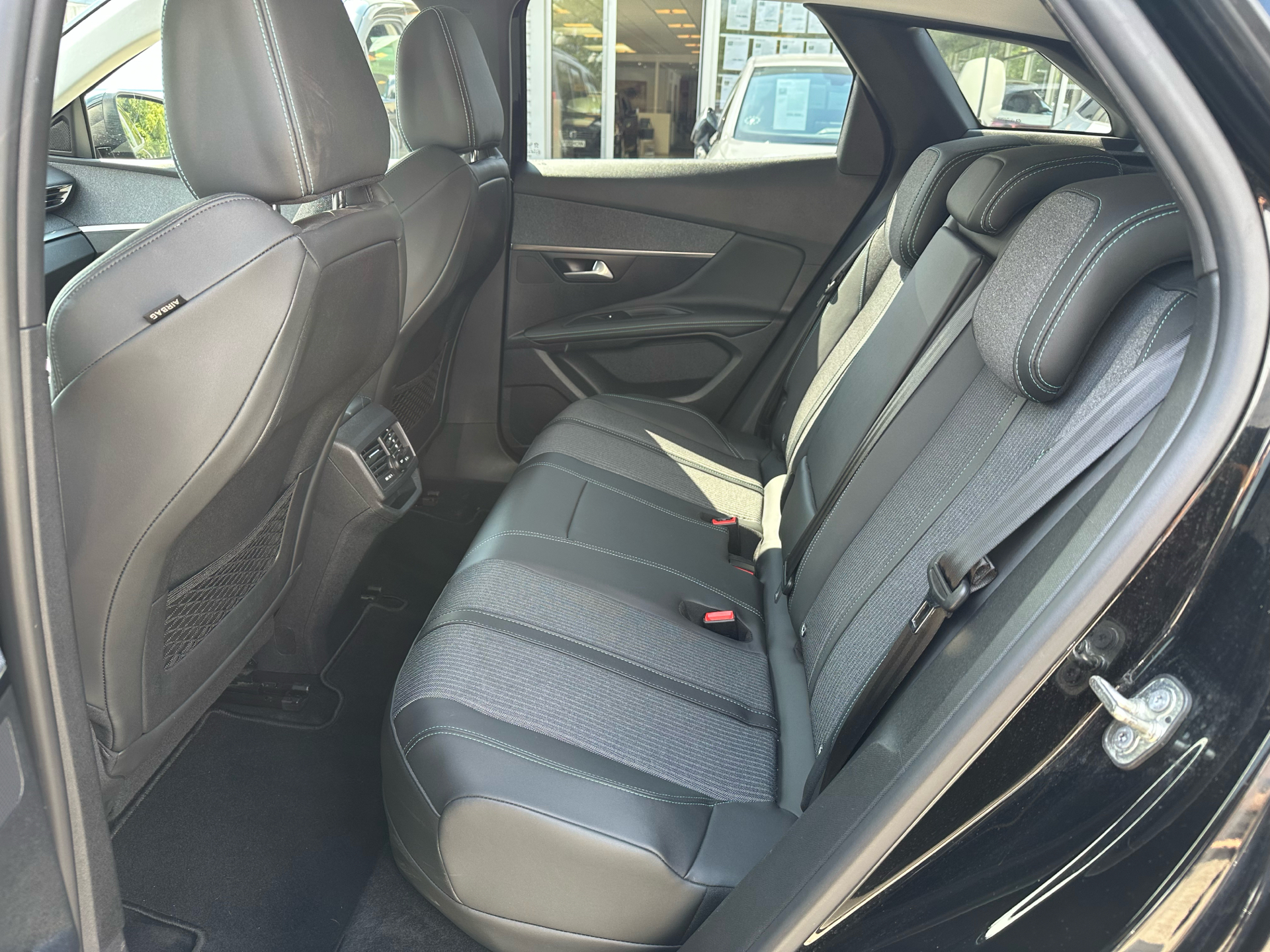 Billede af Peugeot 3008 1,6 PureTech  Plugin-hybrid First Selection EAT8 225HK 5d 8g Aut.