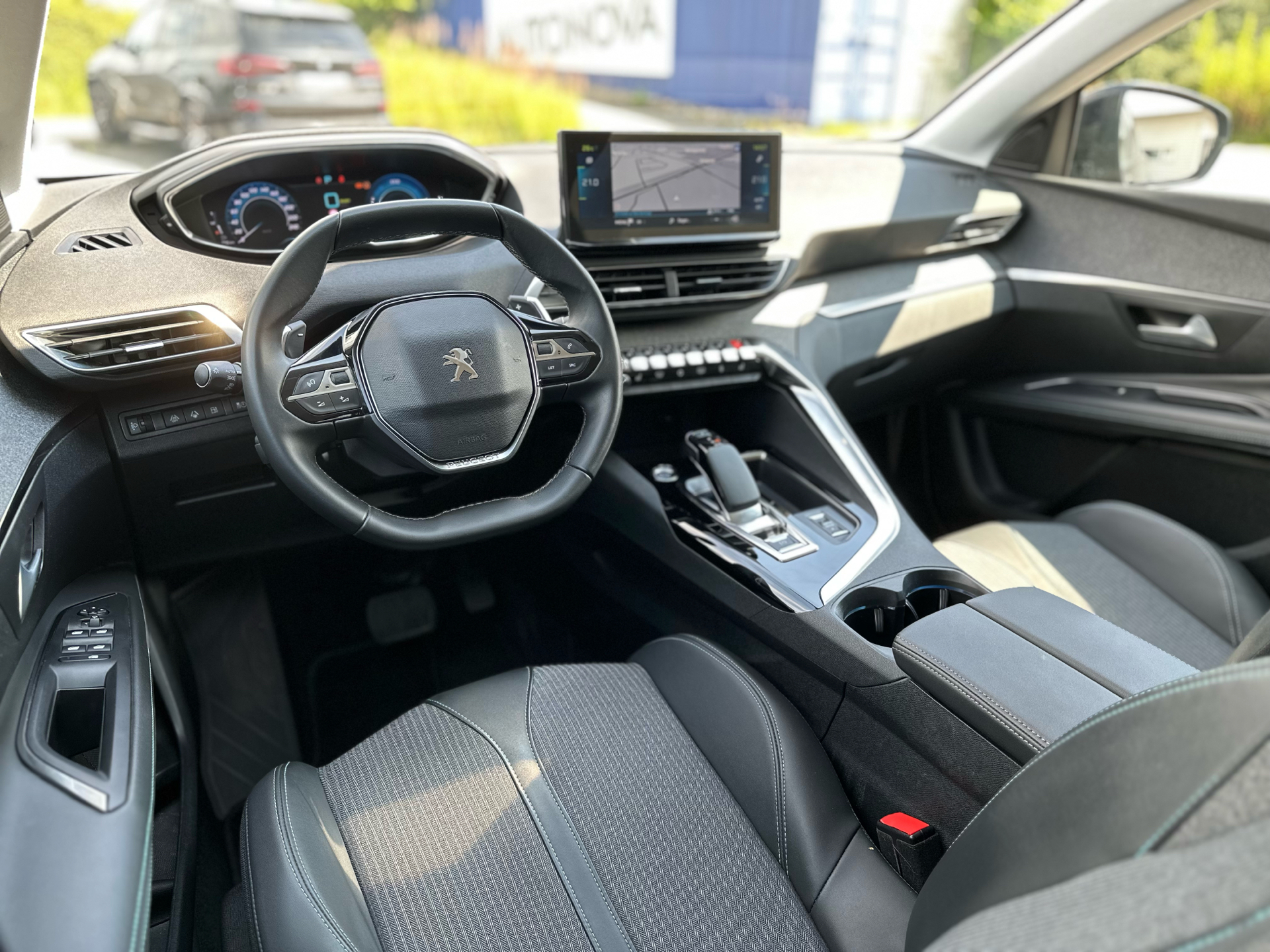 Billede af Peugeot 3008 1,6 PureTech  Plugin-hybrid First Selection EAT8 225HK 5d 8g Aut.
