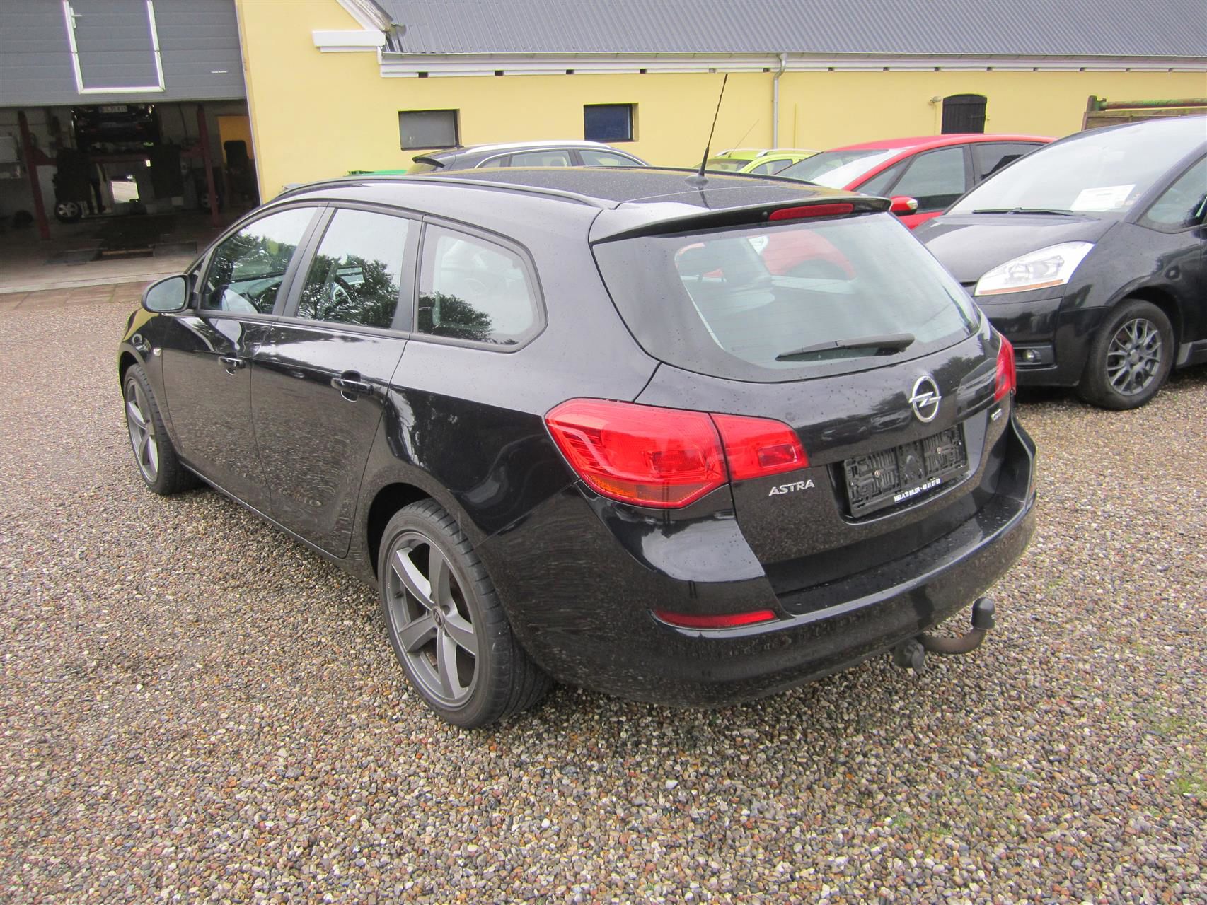 Billede af Opel Astra Sports Tourer 1,7 CDTI DPF Enjoy 110HK Stc 6g
