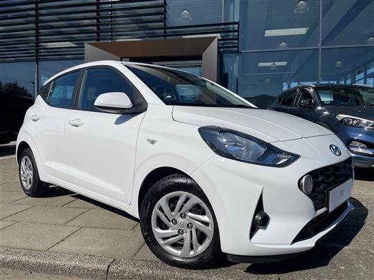 Hyundai i10 1,0 Essential 67HK 5d