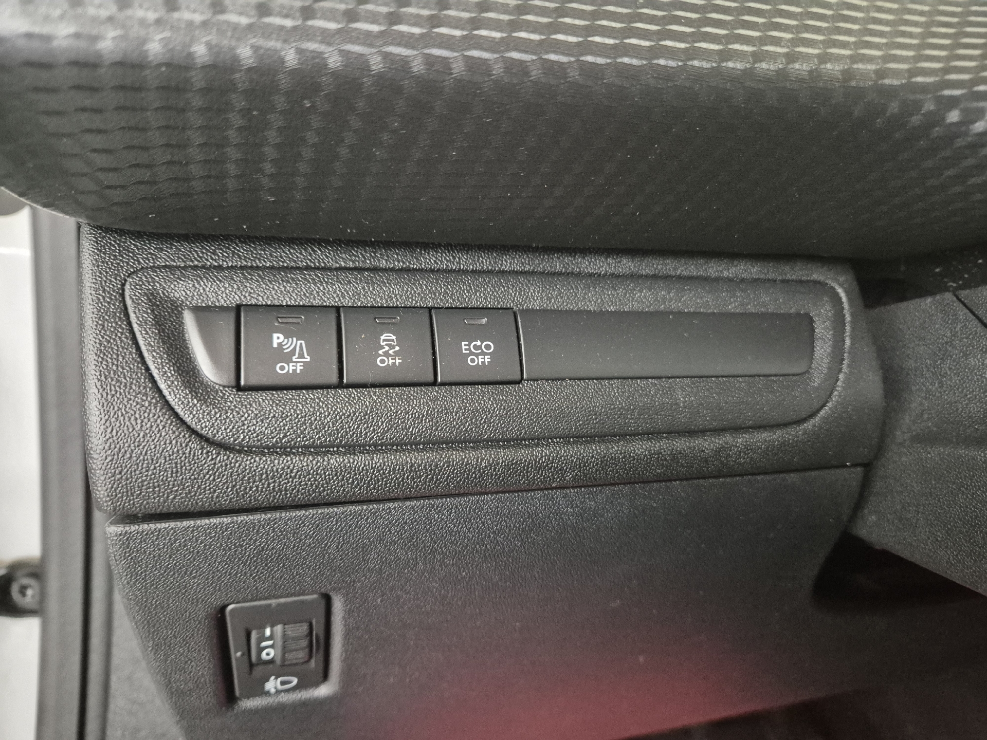 Billede af Peugeot 2008 1,6 BlueHDi Desire Sky 100HK