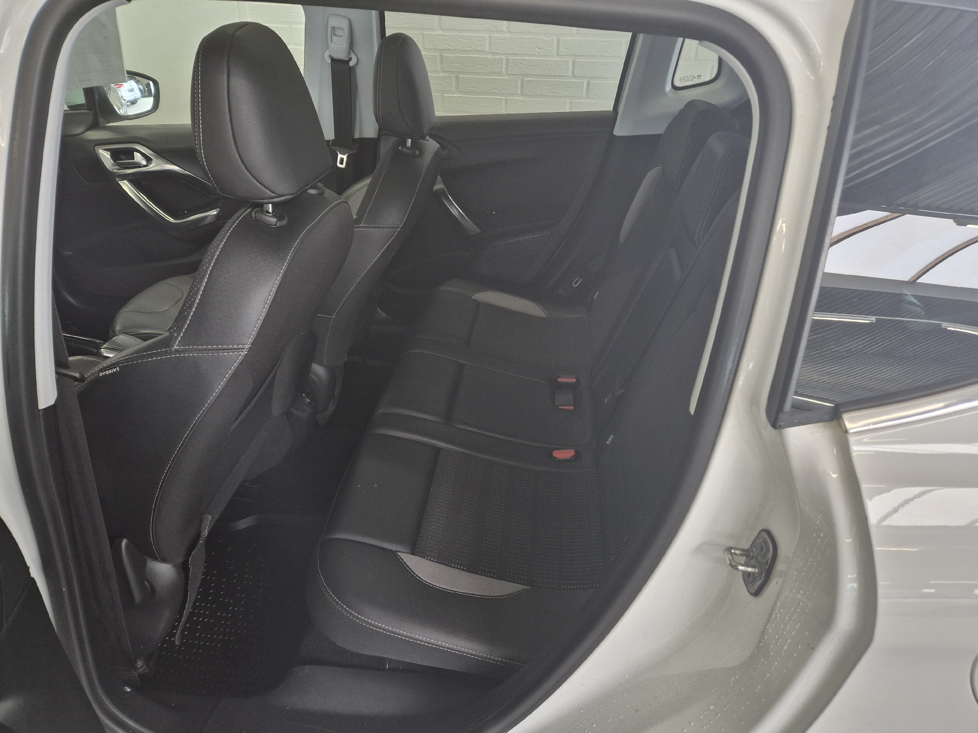 Billede af Peugeot 2008 1,6 BlueHDi Desire Sky 100HK