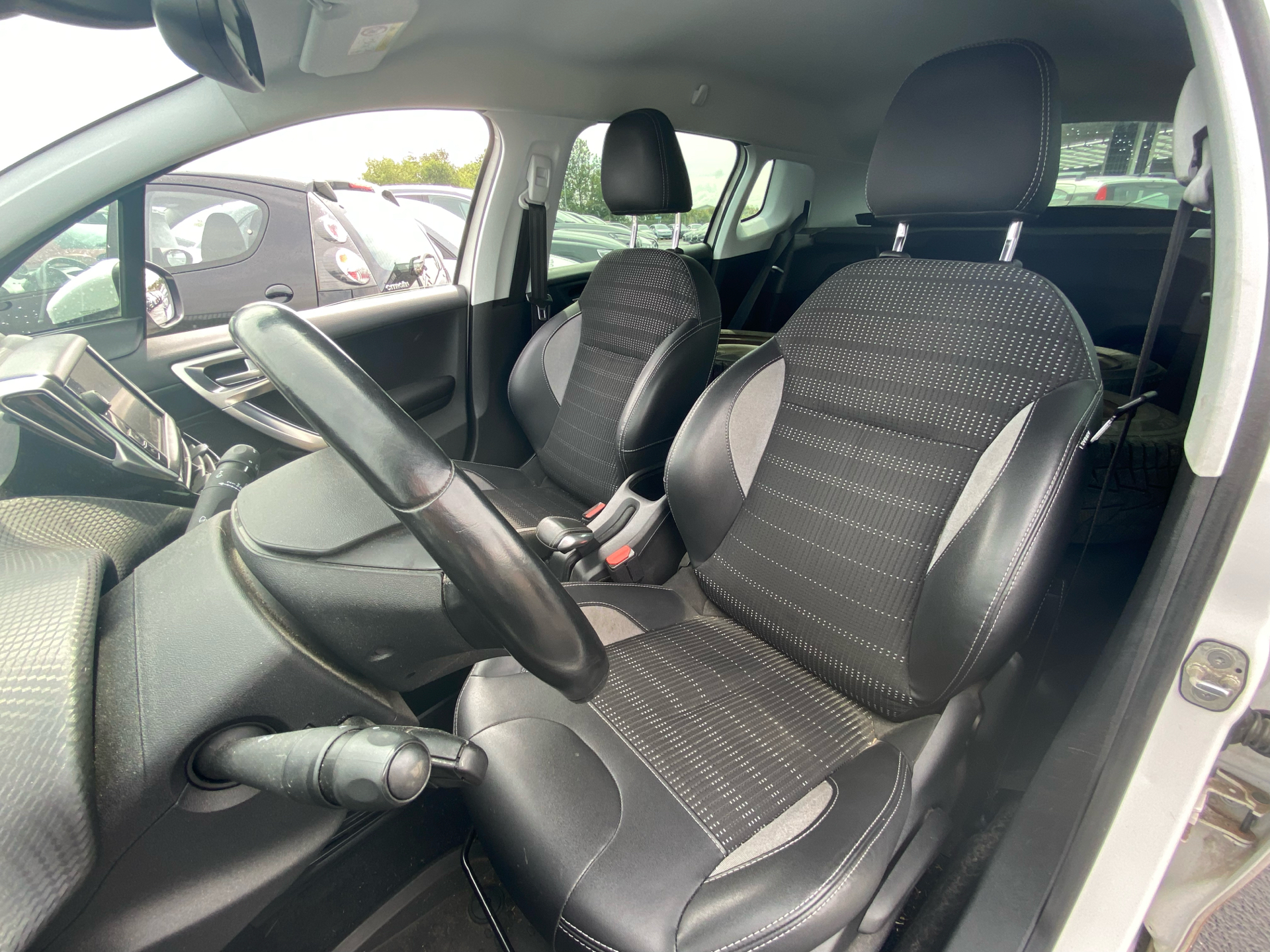 Billede af Peugeot 2008 1,2 e-THP Allure EAT6 110HK 6g Aut.