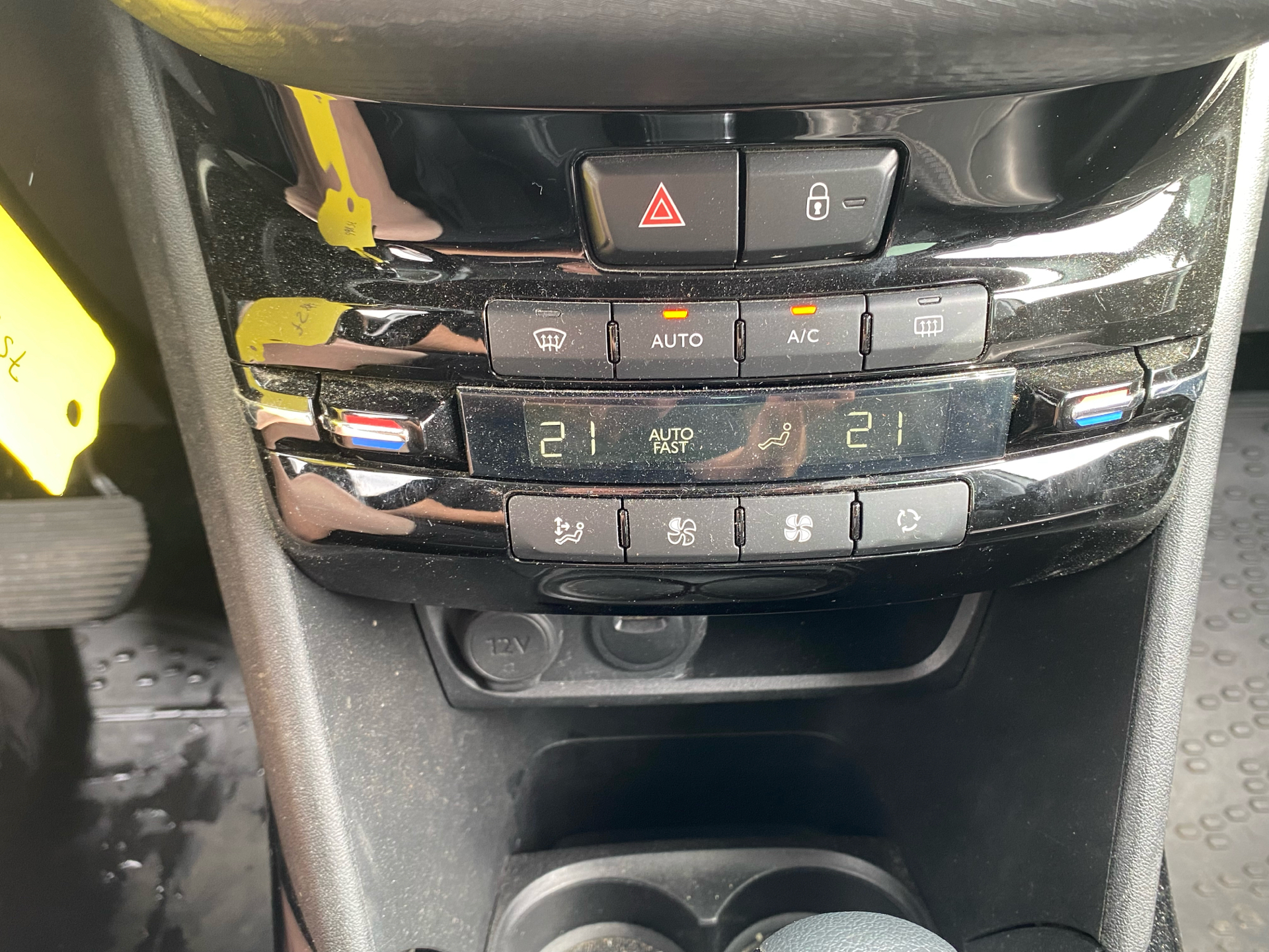 Billede af Peugeot 2008 1,2 e-THP Allure EAT6 110HK 6g Aut.