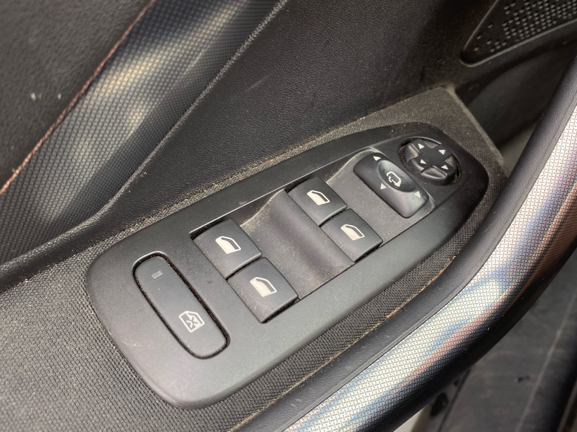 Billede af Peugeot 2008 1,2 e-THP Allure EAT6 110HK 6g Aut.