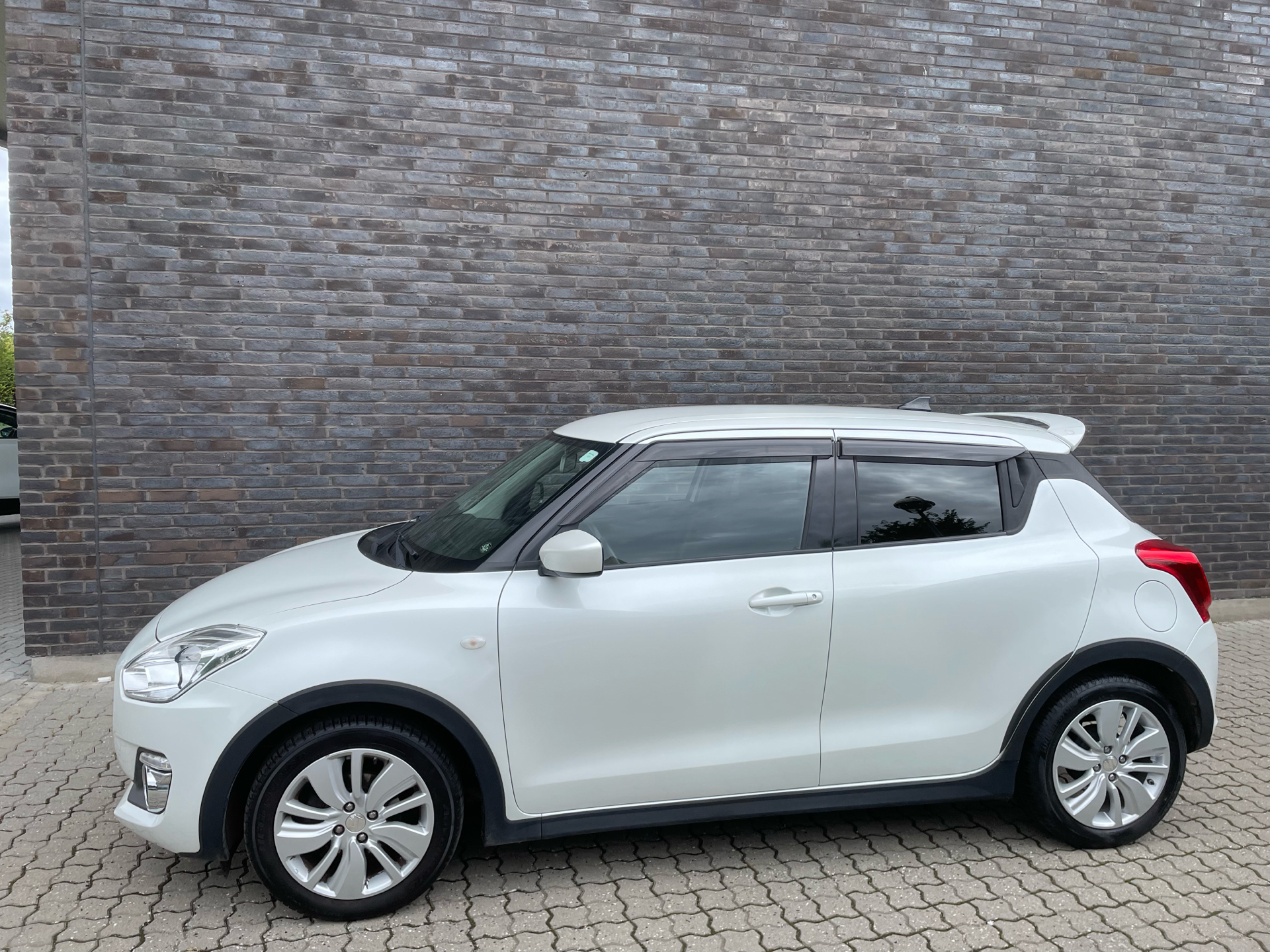 Billede af Suzuki Swift 1,0 Boosterjet Action Edition AEB 112HK 5d