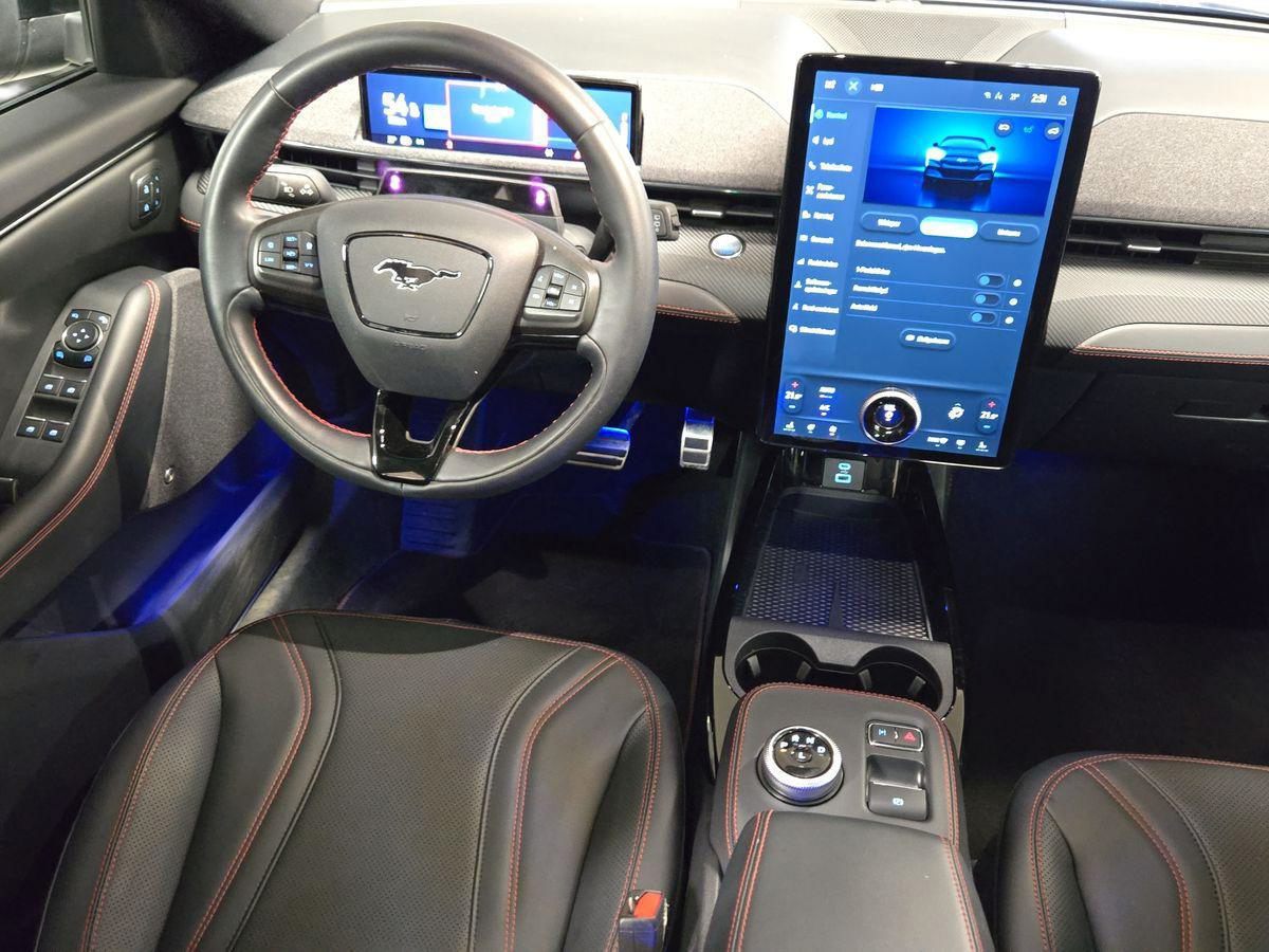 Billede af Ford Mustang Mach-E Van EL SR Premium 269HK Van Aut. 