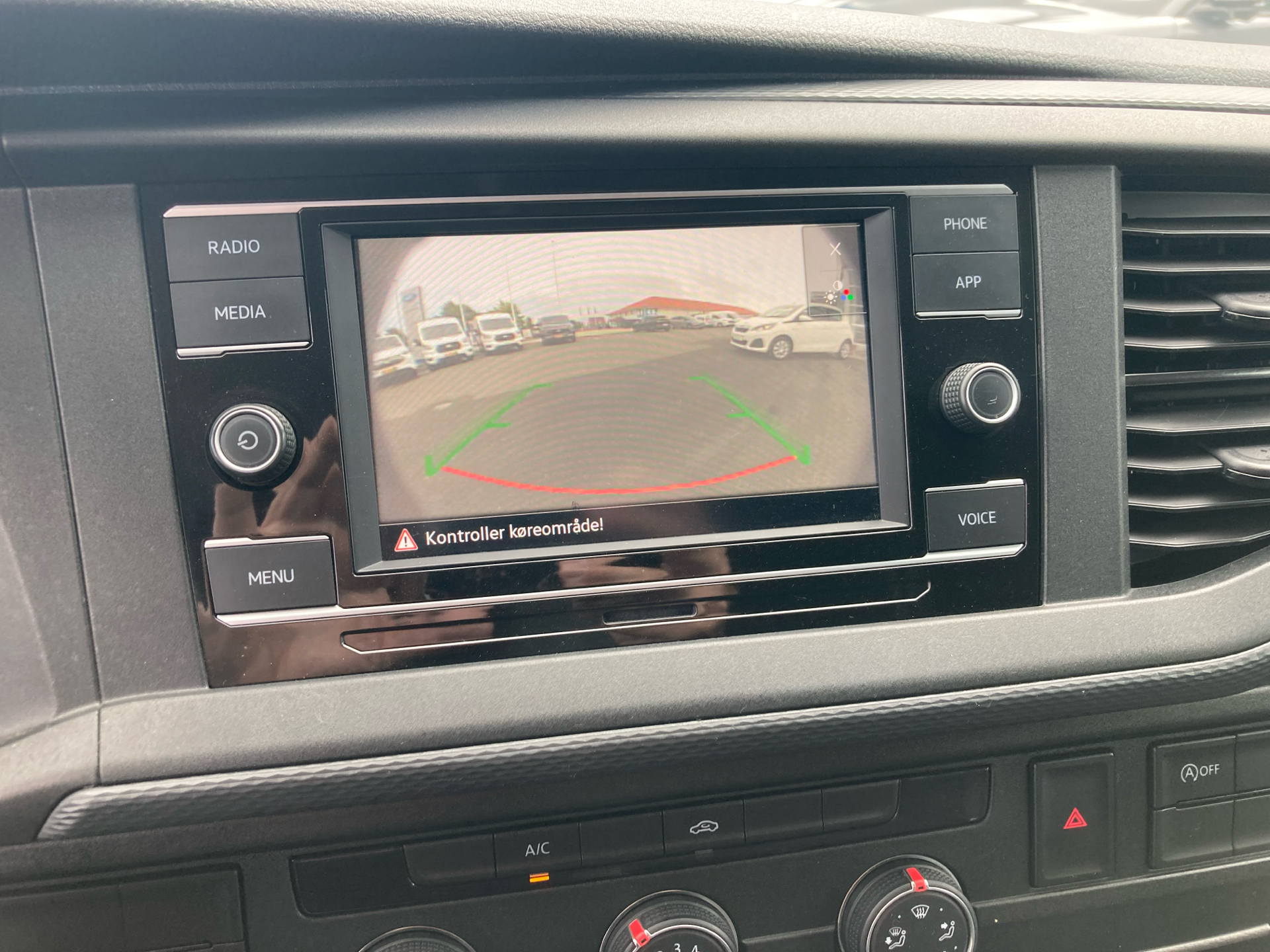 Billede af VW Transporter Lang 2,0 TDI BMT DSG 150HK Van 7g Aut.