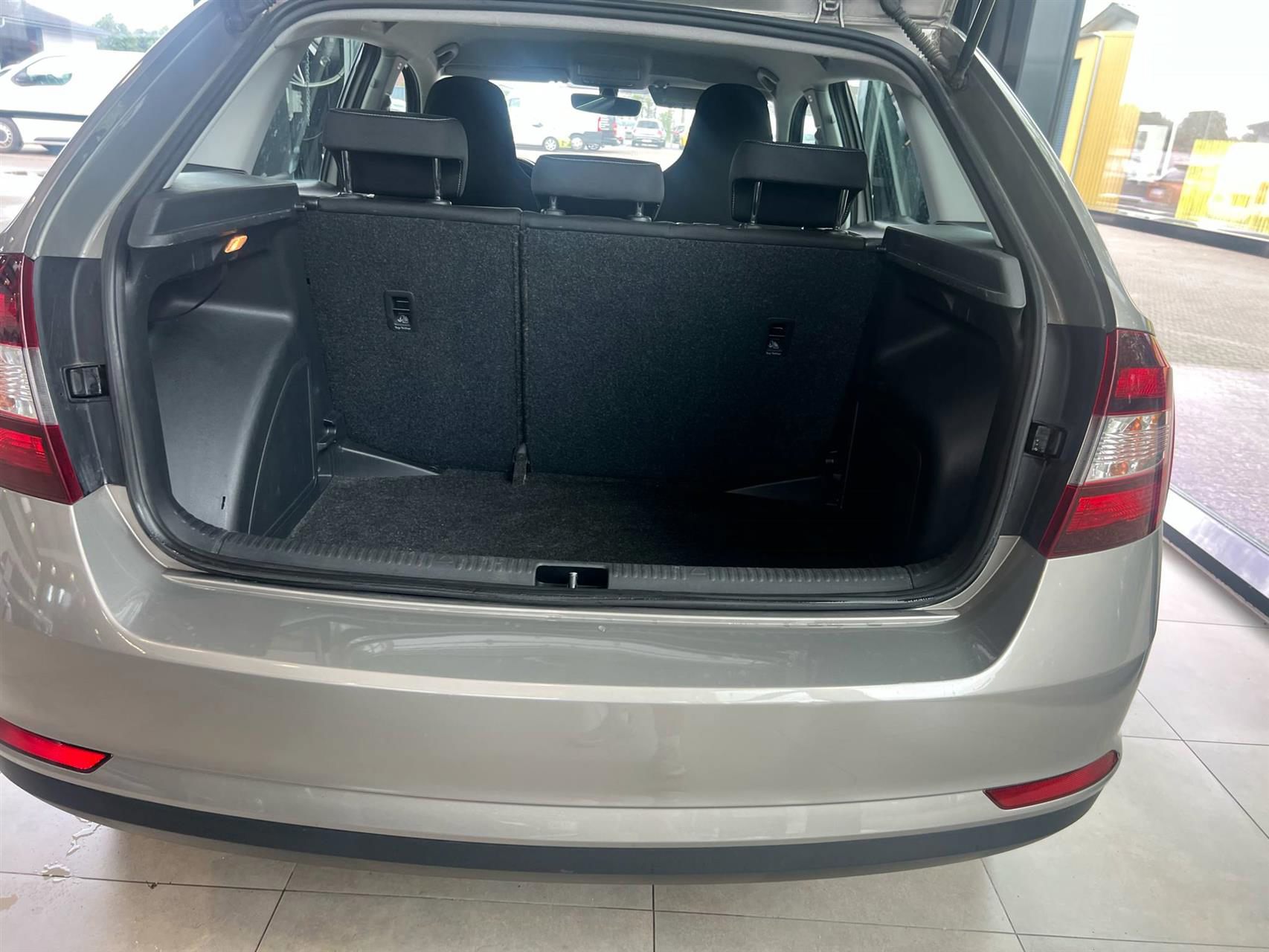 Billede af Skoda Rapid Spaceback 1,0 TSI Ice 110HK 5d 6g