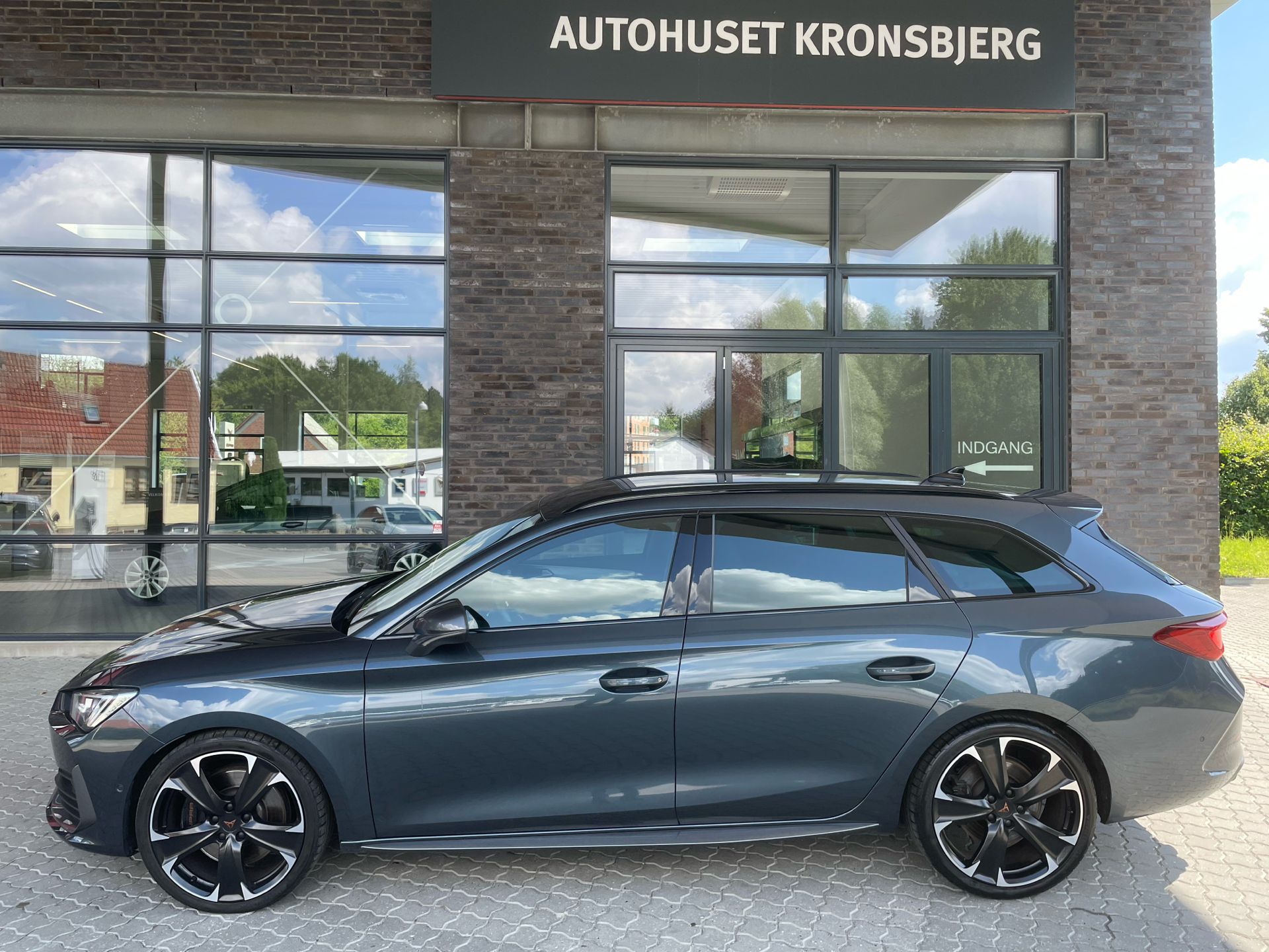 Billede af Cupra Leon Sportstourer 2,0 TSI VZ DSG 4Drive 310HK Stc 7g Aut.