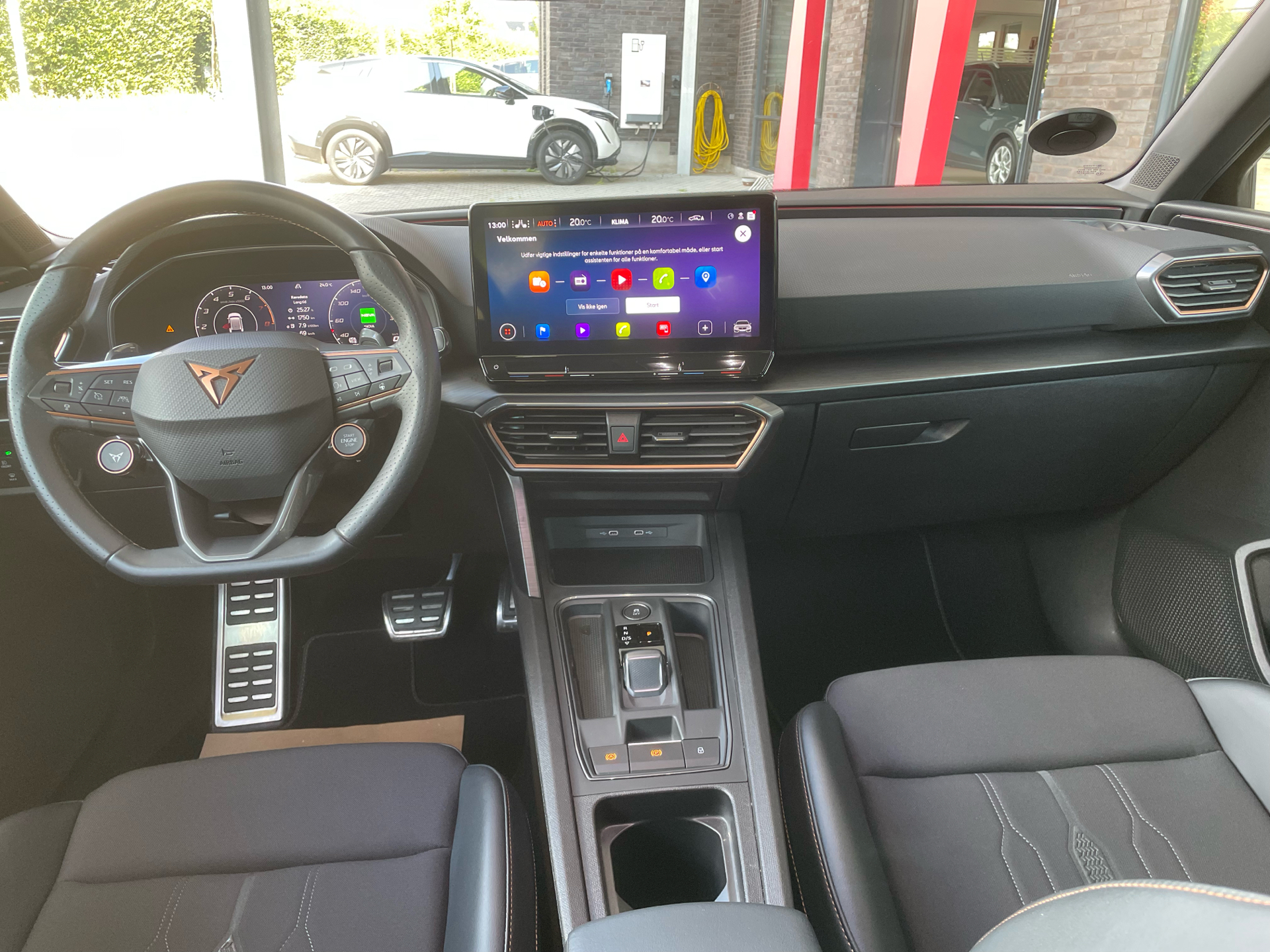 Billede af Cupra Leon Sportstourer 2,0 TSI VZ DSG 4Drive 310HK Stc 7g Aut.