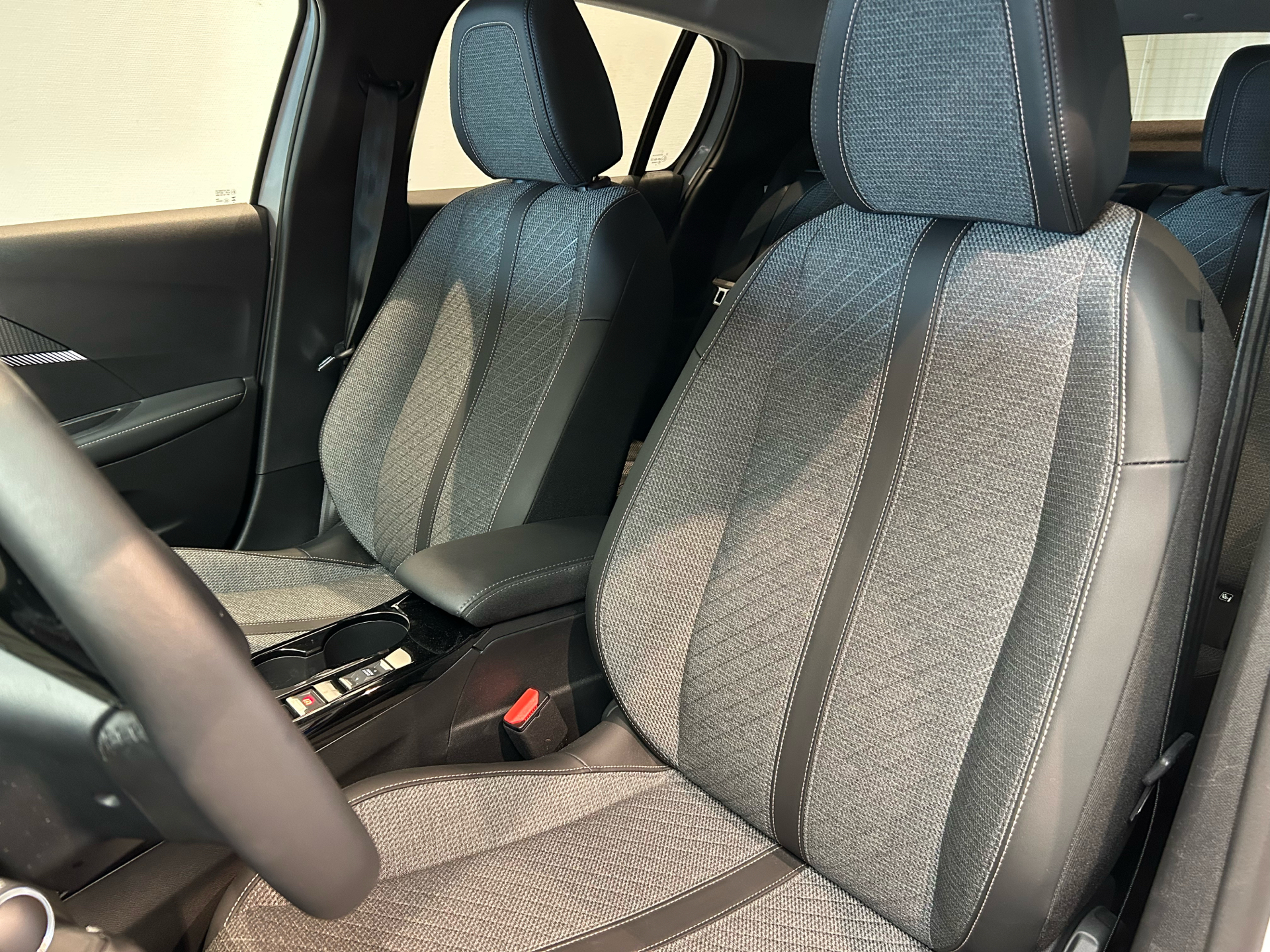 Billede af Peugeot 208 1,2 PureTech Allure+ 100HK 5d 6g