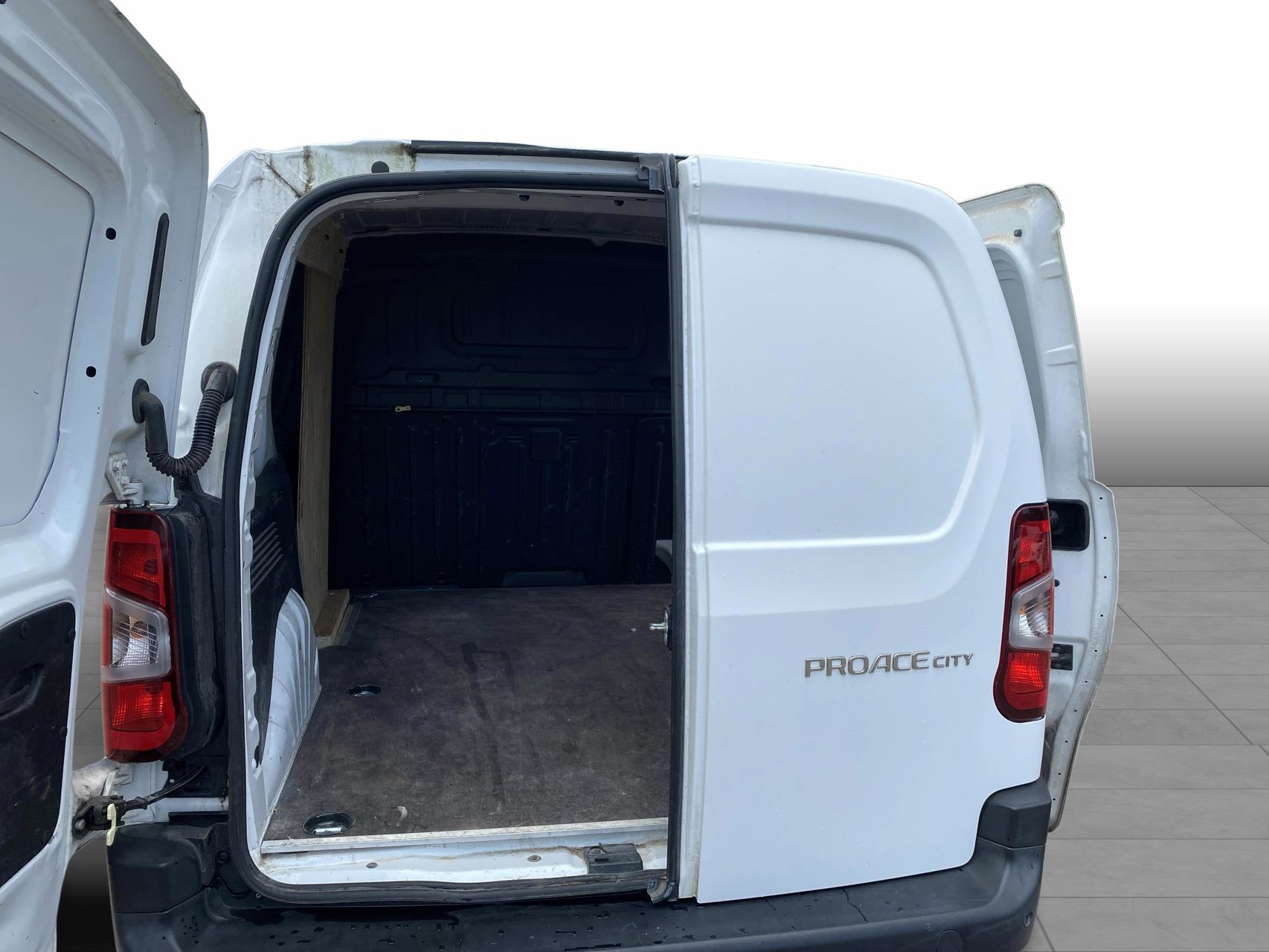 Billede af Toyota Proace City Medium 1,5 D Comfort Smart Active Vision Dobbelt Bagdør 102HK Van