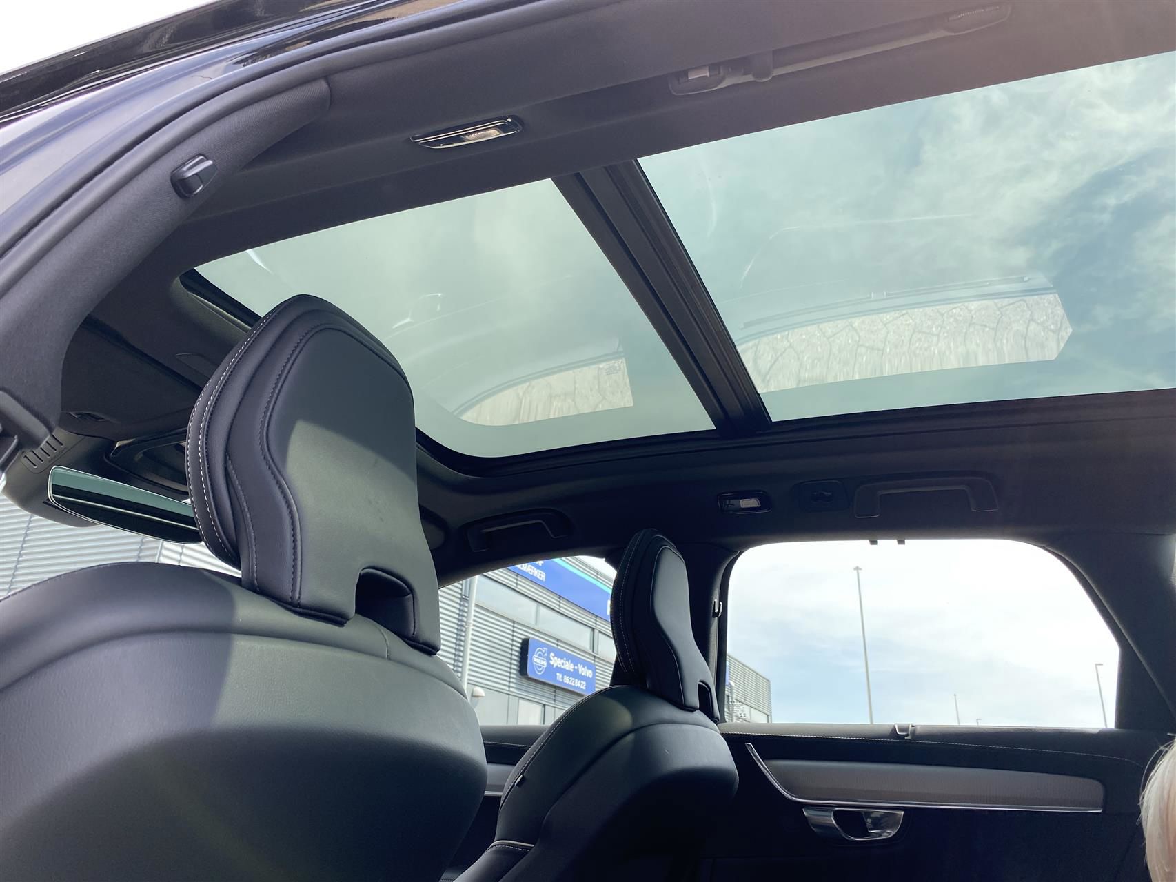 Billede af Volvo V90 2,0 T8 Recharge  Plugin-hybrid R-design AWD 455HK Stc 8g Aut.