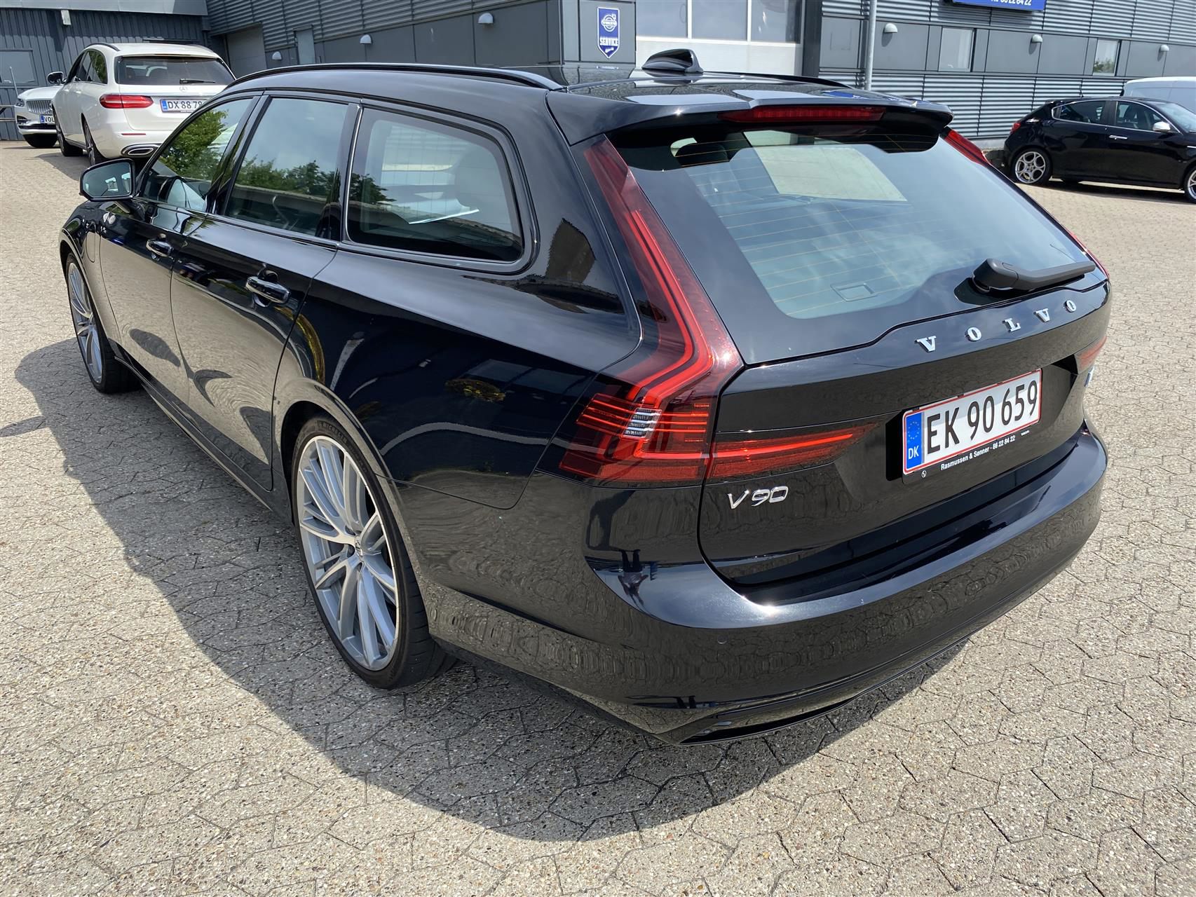 Billede af Volvo V90 2,0 T8 Recharge  Plugin-hybrid R-design AWD 455HK Stc 8g Aut.