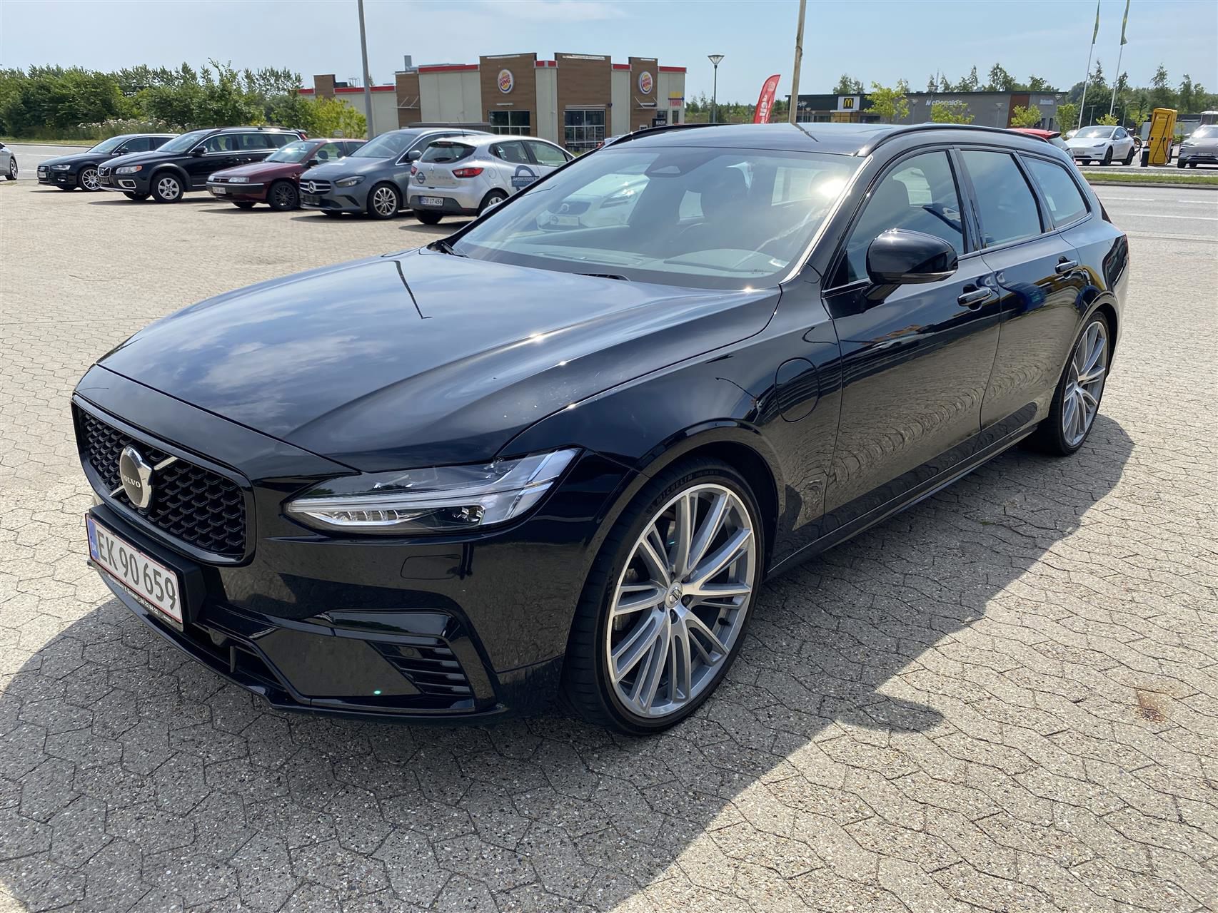 Billede af Volvo V90 2,0 T8 Recharge  Plugin-hybrid R-design AWD 455HK Stc 8g Aut.