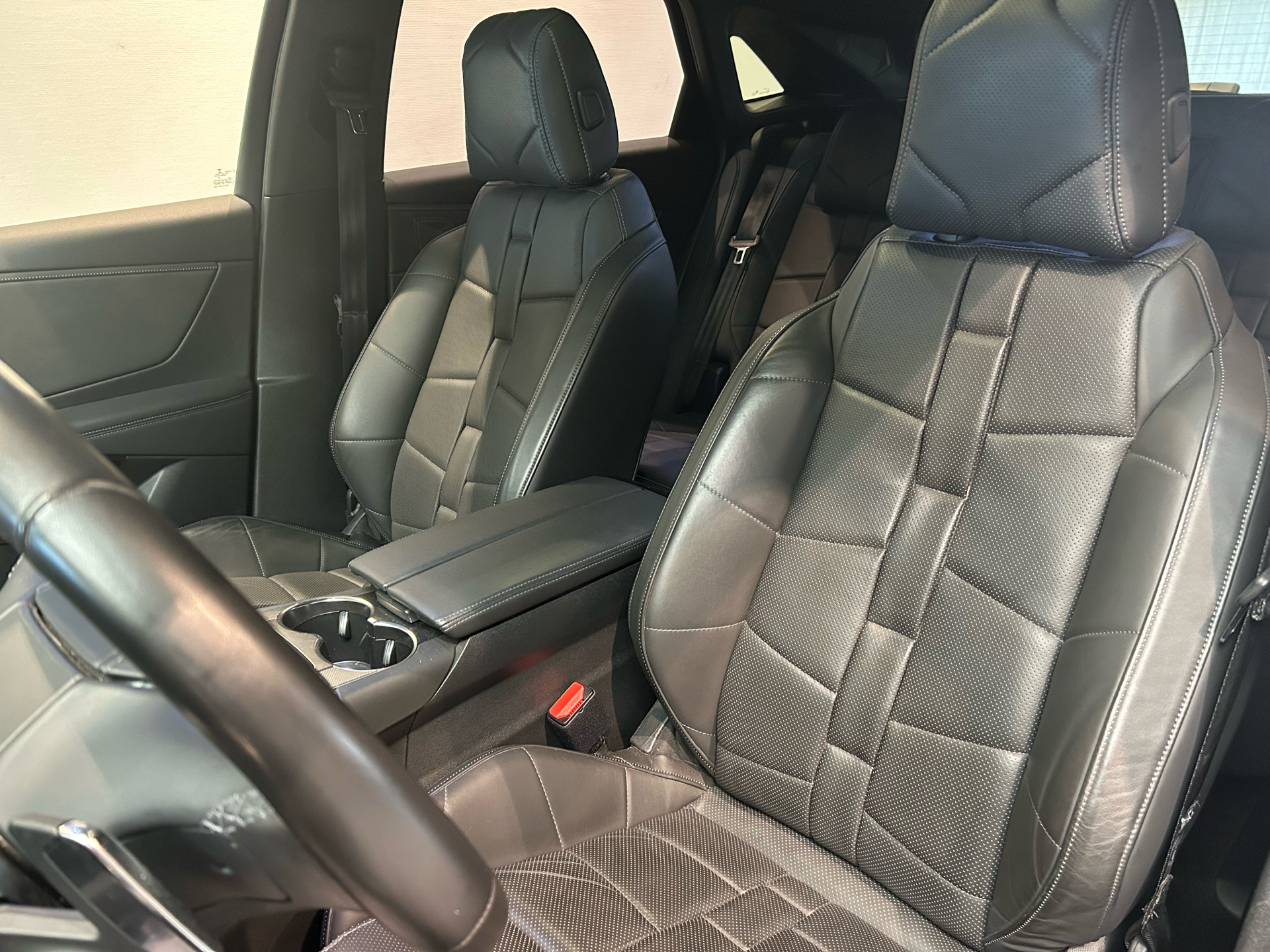 Billede af DS DS7 Crossback 2,0 Blue HDi Elegance EAT8 180HK 5d 8g Aut.