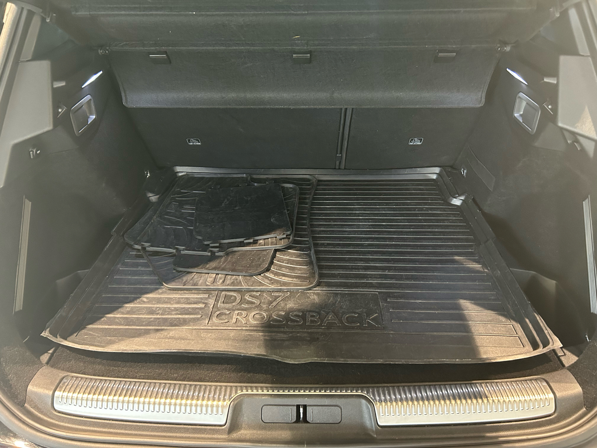 Billede af DS DS7 Crossback 2,0 Blue HDi Elegance EAT8 180HK 5d 8g Aut.