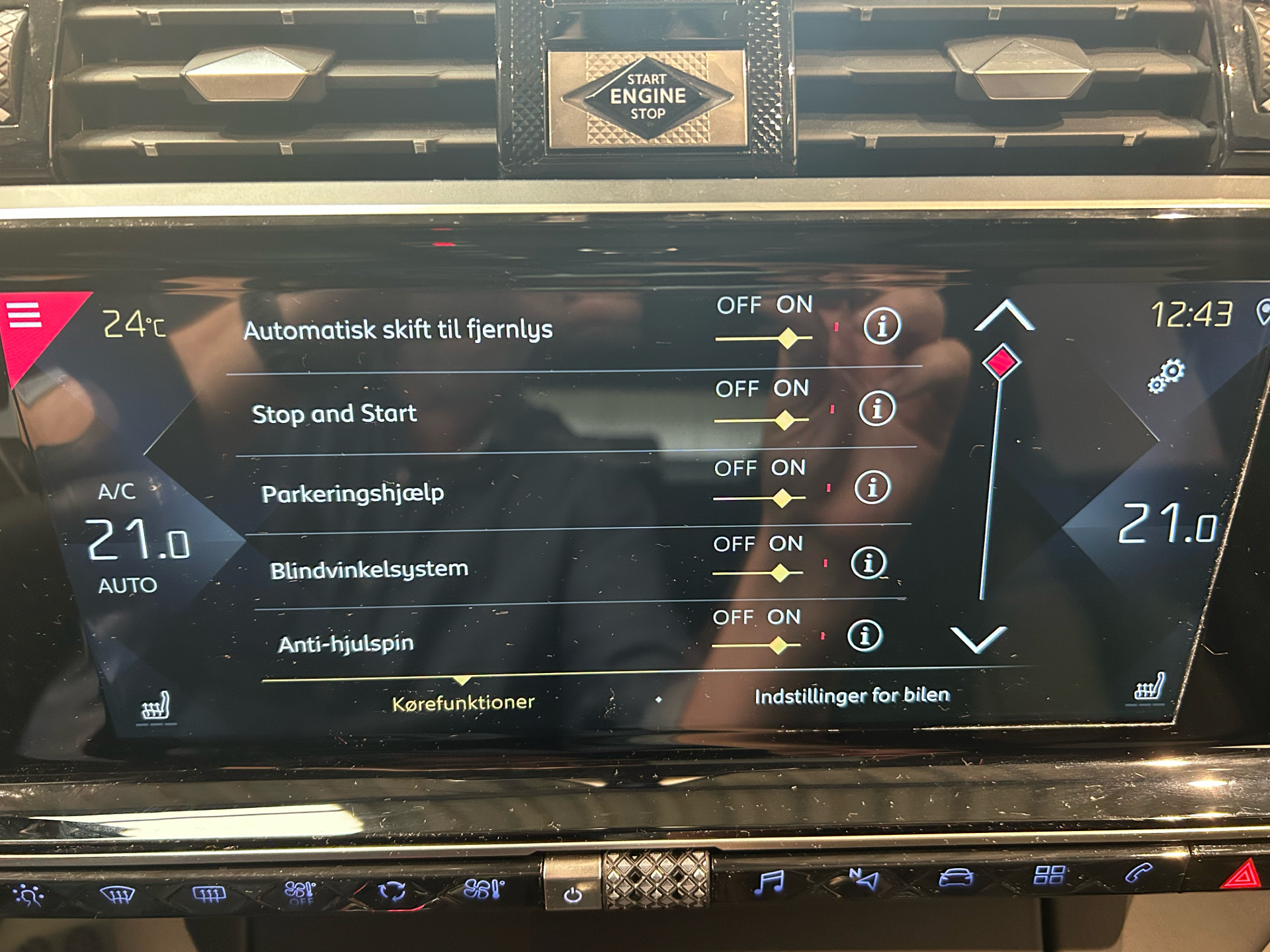 Billede af DS DS7 Crossback 2,0 Blue HDi Elegance EAT8 180HK 5d 8g Aut.