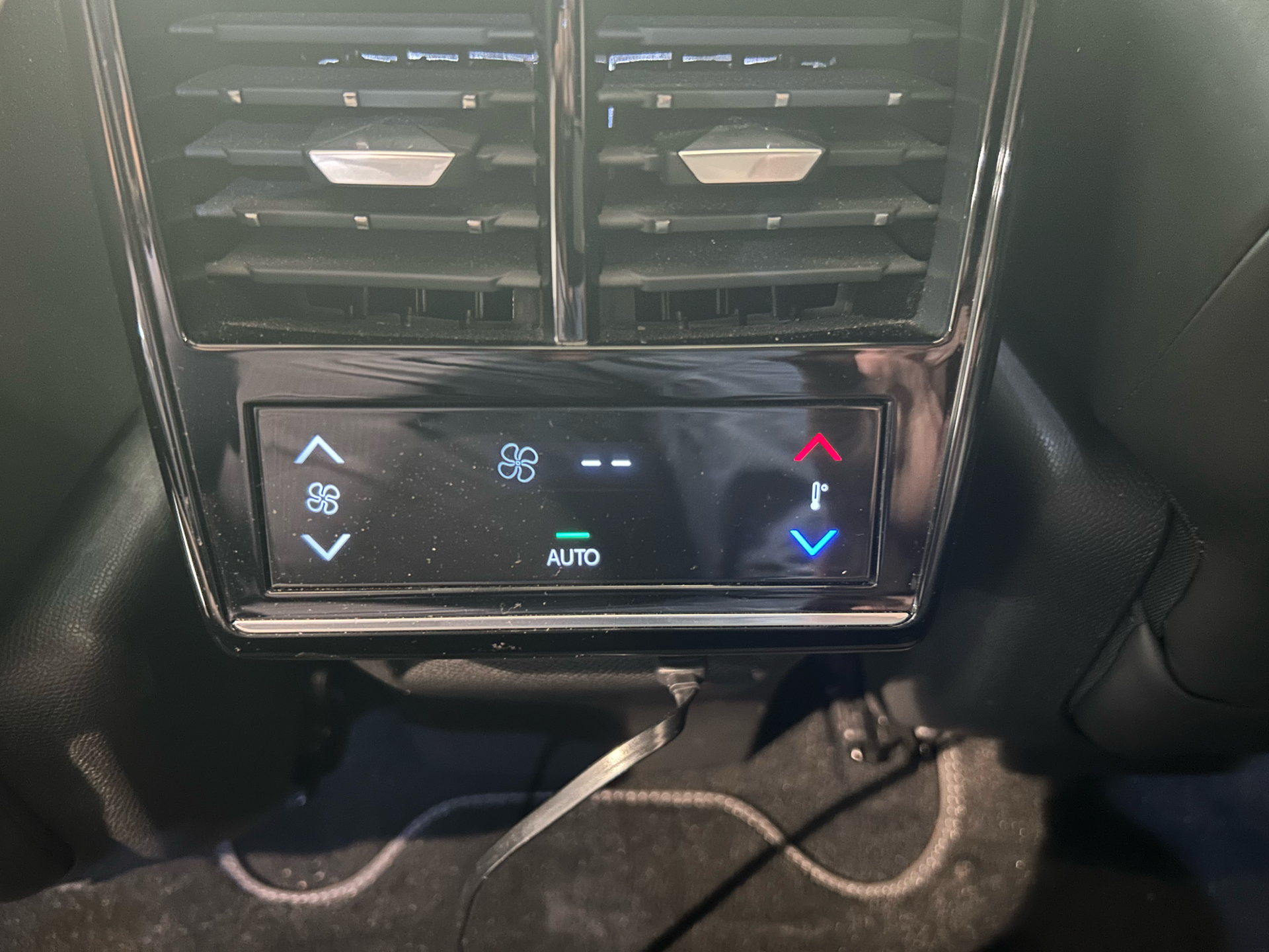 Billede af DS DS7 Crossback 2,0 Blue HDi Elegance EAT8 180HK 5d 8g Aut.