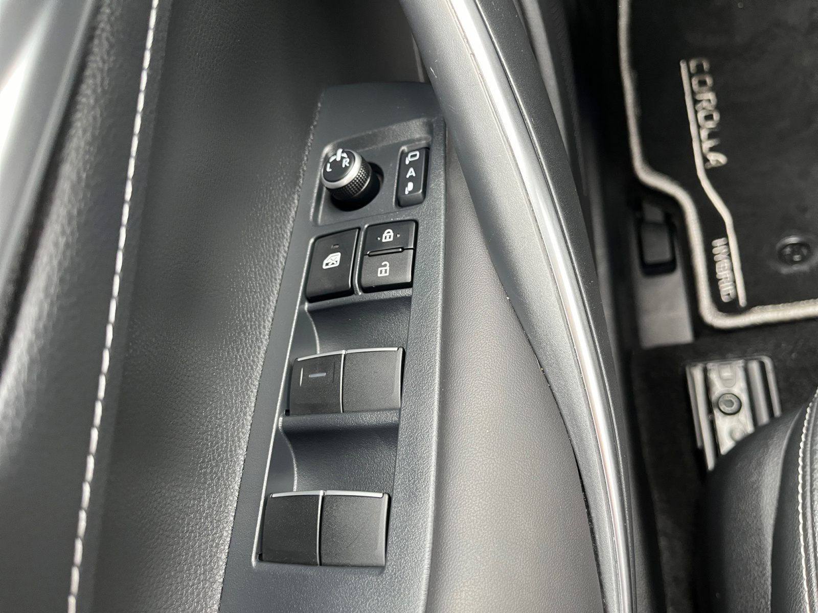 Billede af Toyota Corolla Touring Sports 1,8 Hybrid Style E-CVT 140HK Stc Trinl. Gear