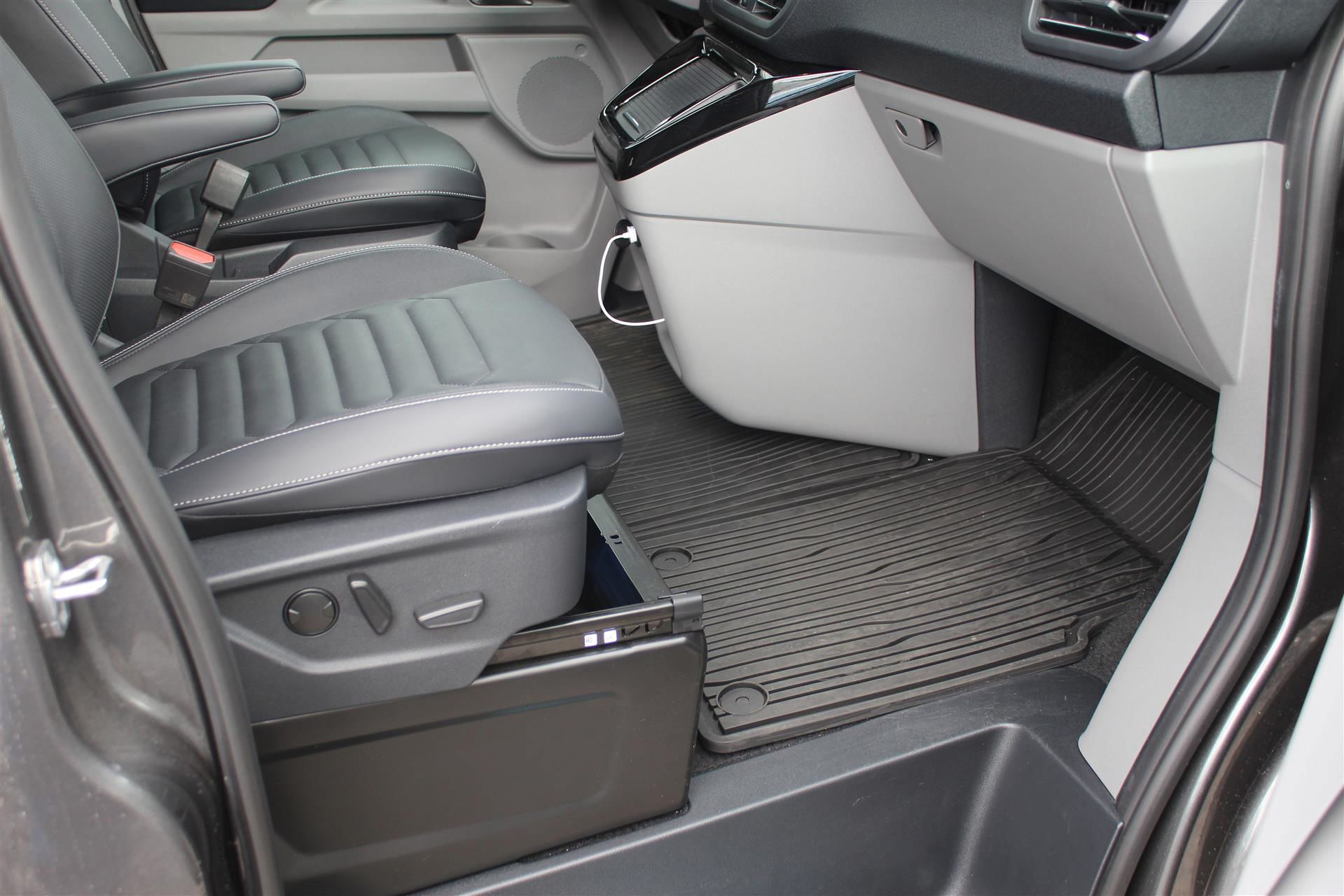 Billede af Ford Tourneo Custom 340 L2H1 2,5 Plugin-hybrid Titanium X CVT 233HK Aut.