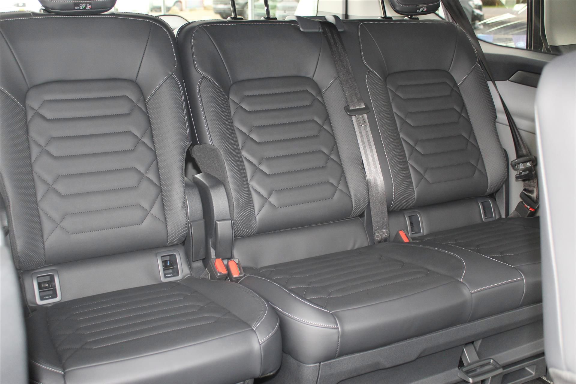 Billede af Ford Tourneo Custom 340 L2H1 2,5 Plugin-hybrid Titanium X CVT 233HK Aut.
