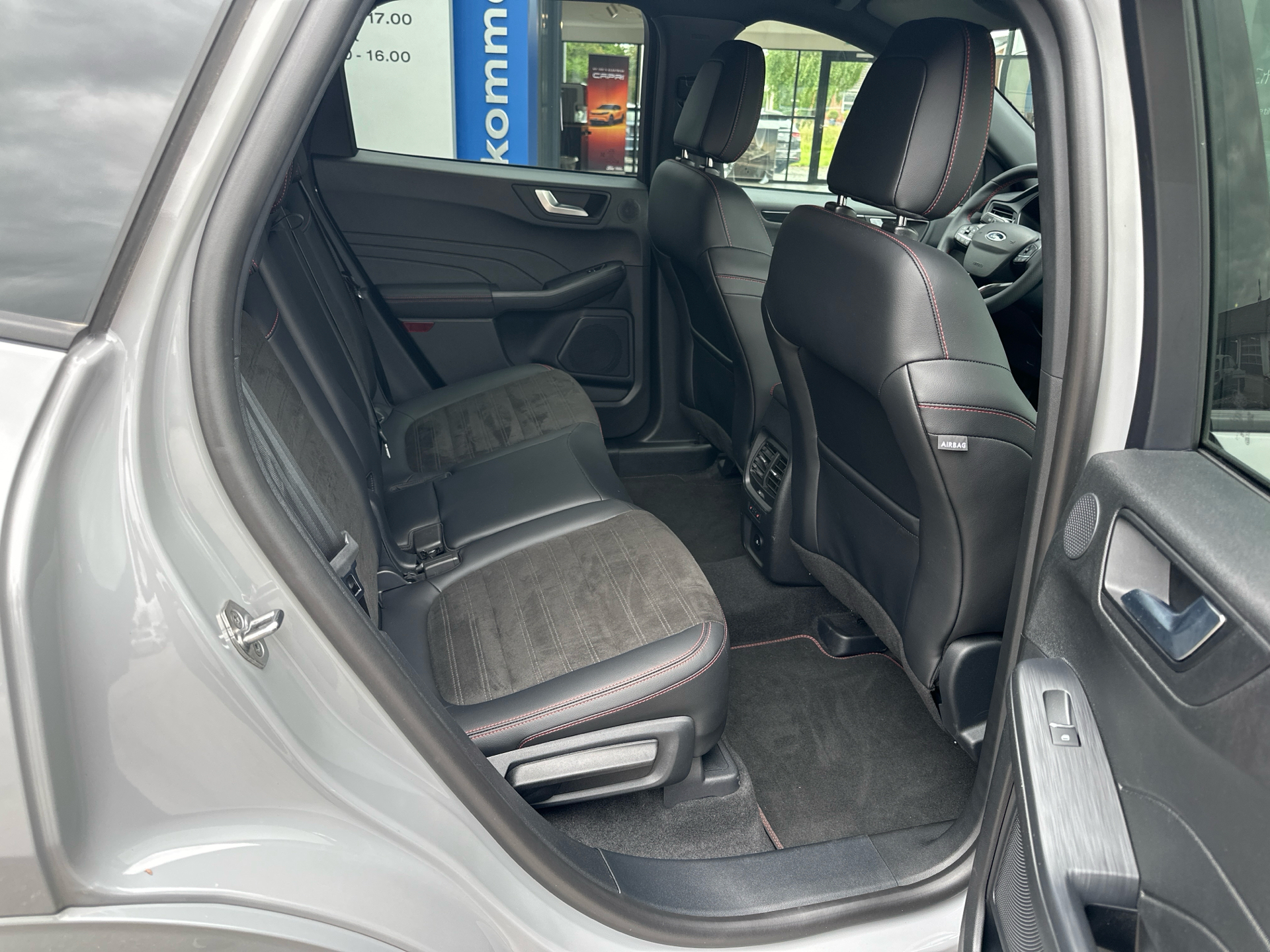 Billede af Ford Kuga 2,5 Plugin-hybrid Graphite Tech CVT 225HK 5d Trinl. Gear