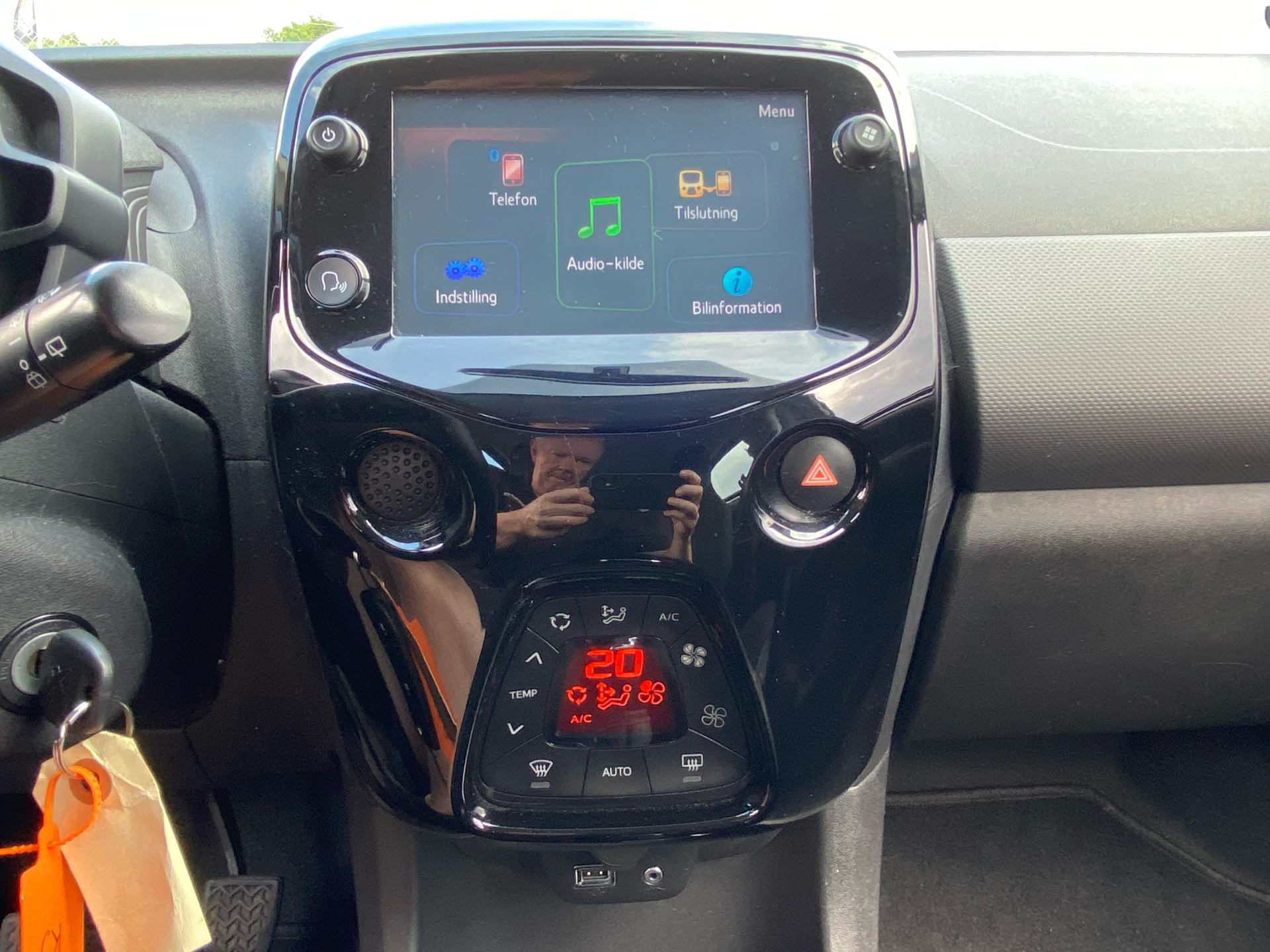 Billede af Peugeot 108 1,0 e-Vti Allure+ 72HK 5d