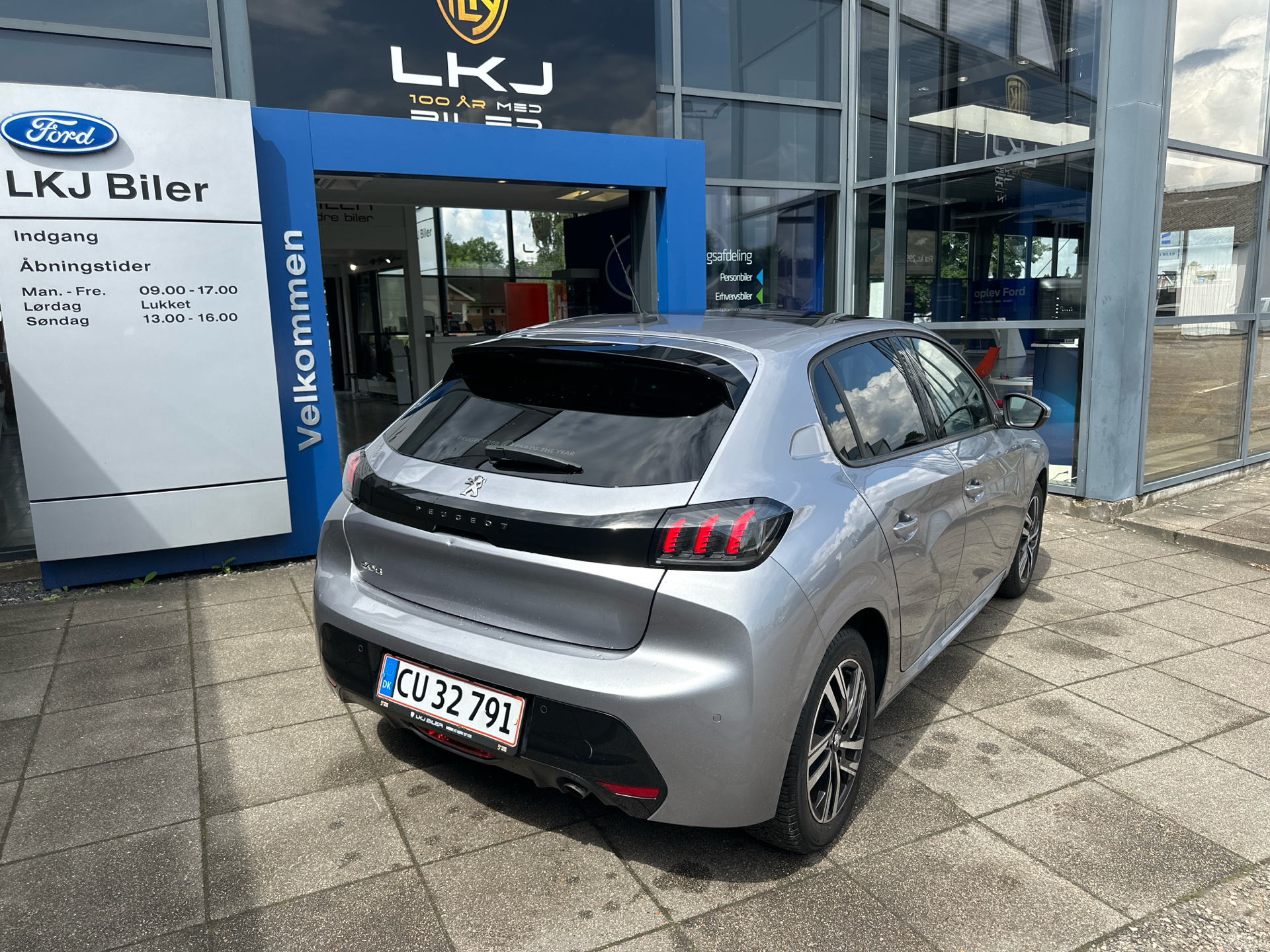 Billede af Peugeot 208 1,2 PureTech Allure Sky 100HK 5d 6g